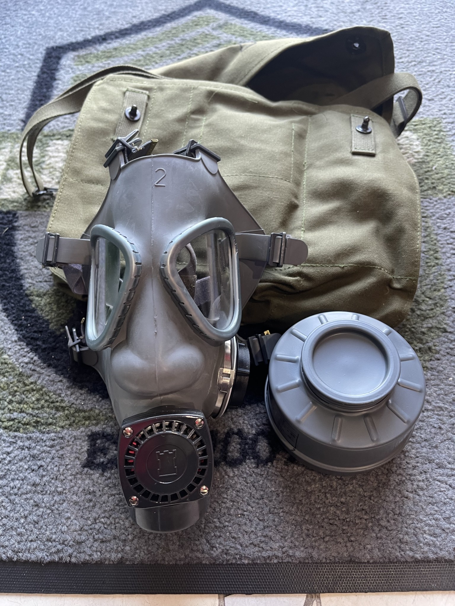 M61 Gas Mask with Filter and Carry Bag