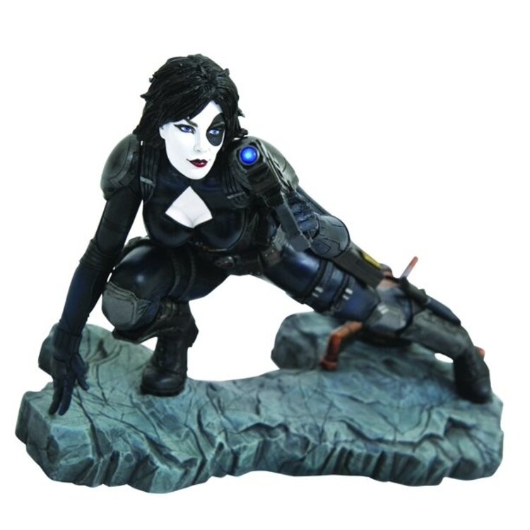 Diamond Select Toys Marvel Premier Collection Domino Comic Statue