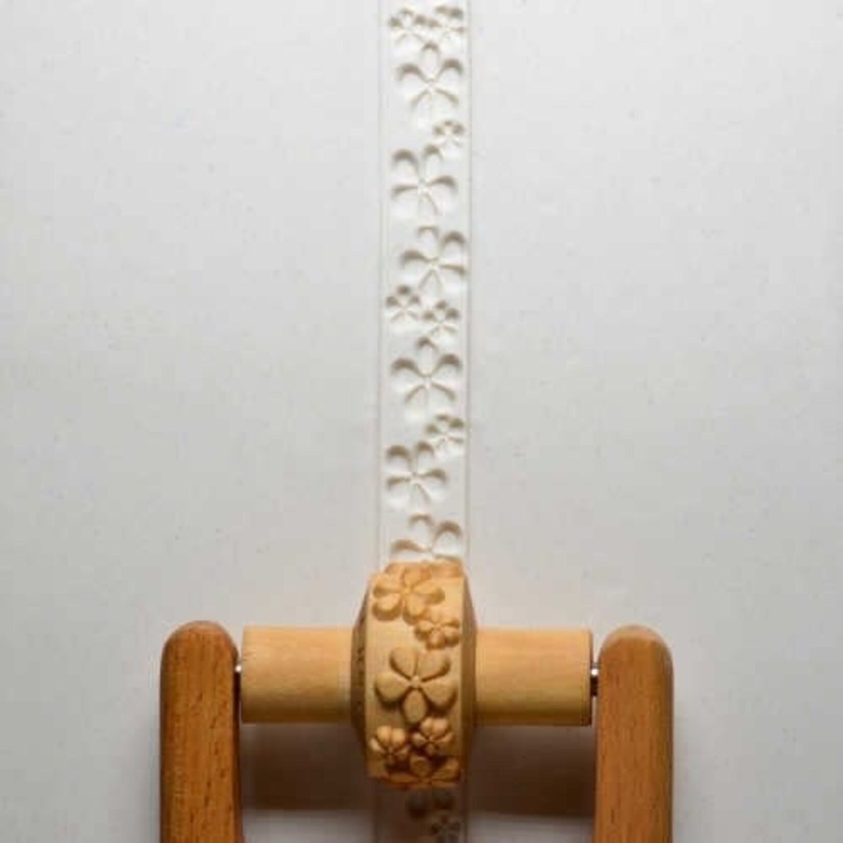 MKM POTTERY TOOLS MKM Small Handle Roller – Embossed Flowers