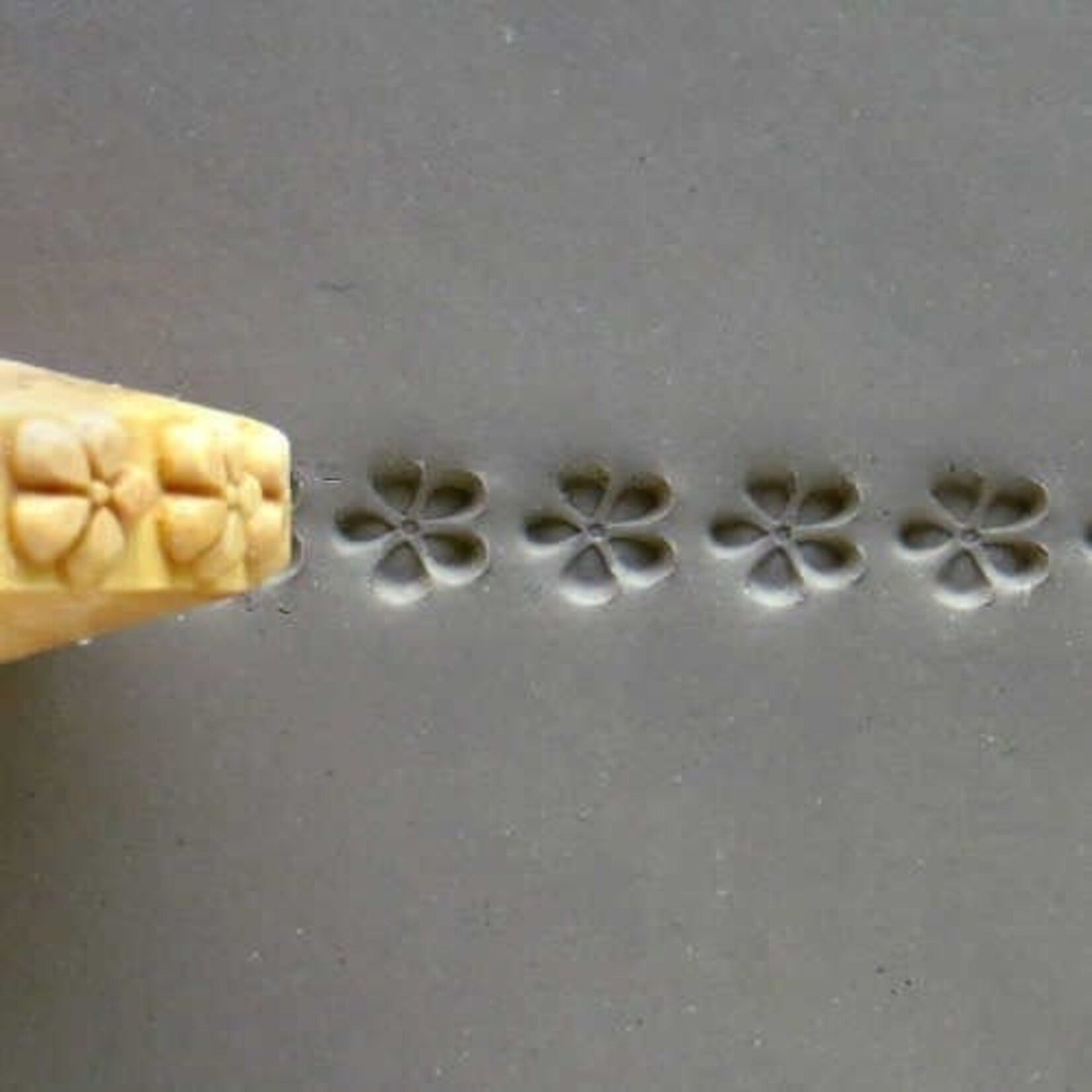 MKM POTTERY TOOLS MKM FINGER ROLLER FR-006 Finger Roller – Daisy