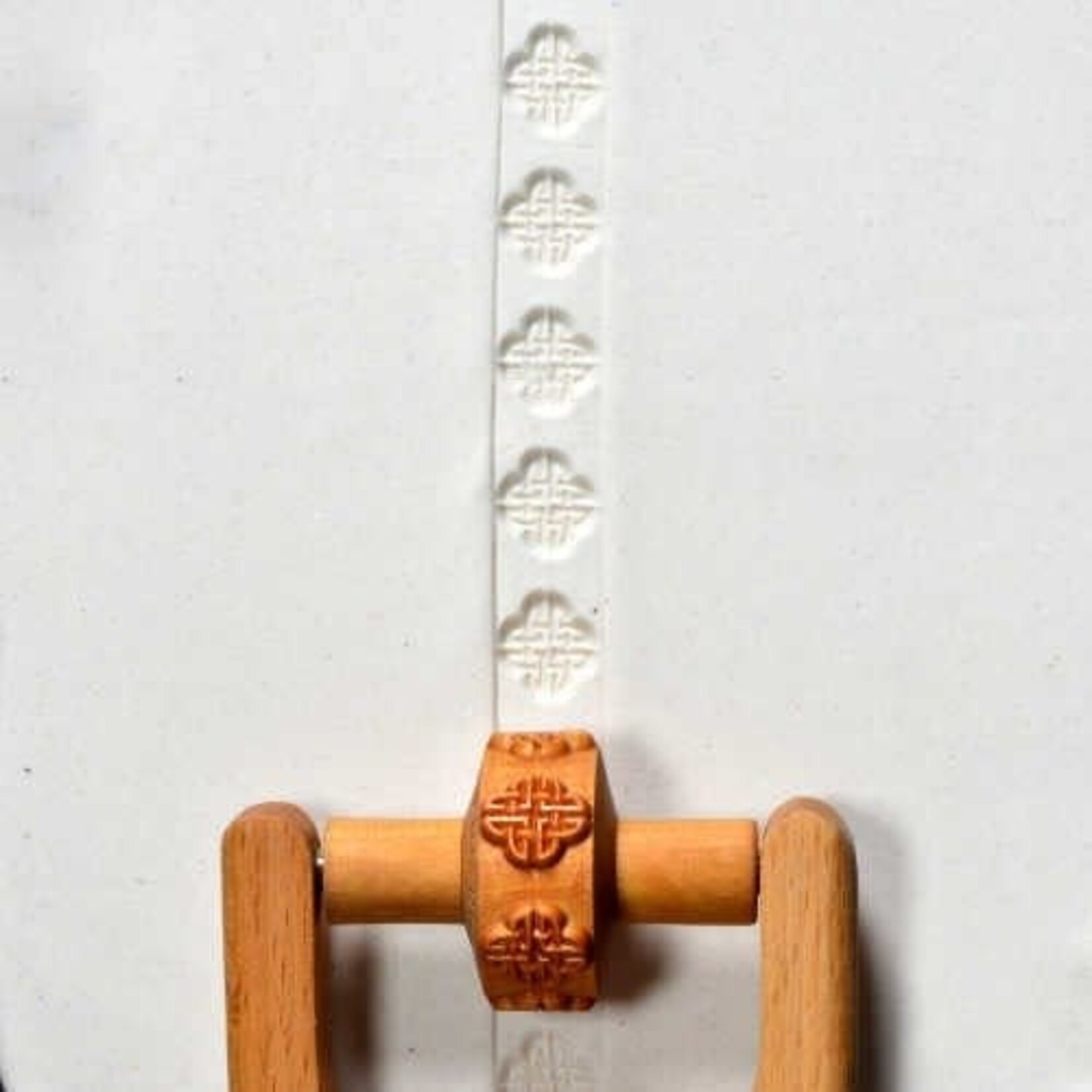 MKM POTTERY TOOLS MKM RS-013 Small Handle Roller – Celtic Knot