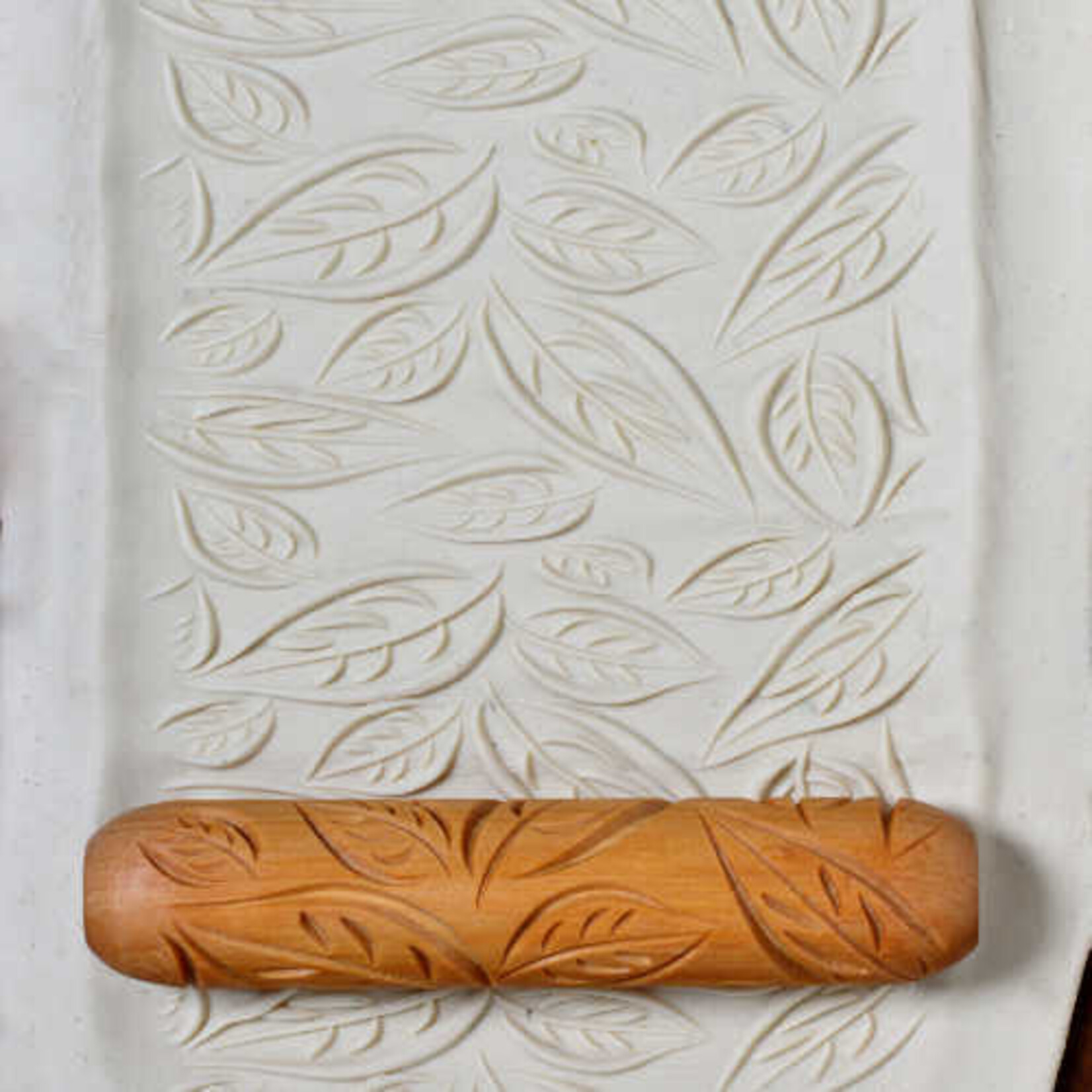 MKM POTTERY TOOLS MKM BIG HAND ROLLER BHR-009 – Swirling Leaves