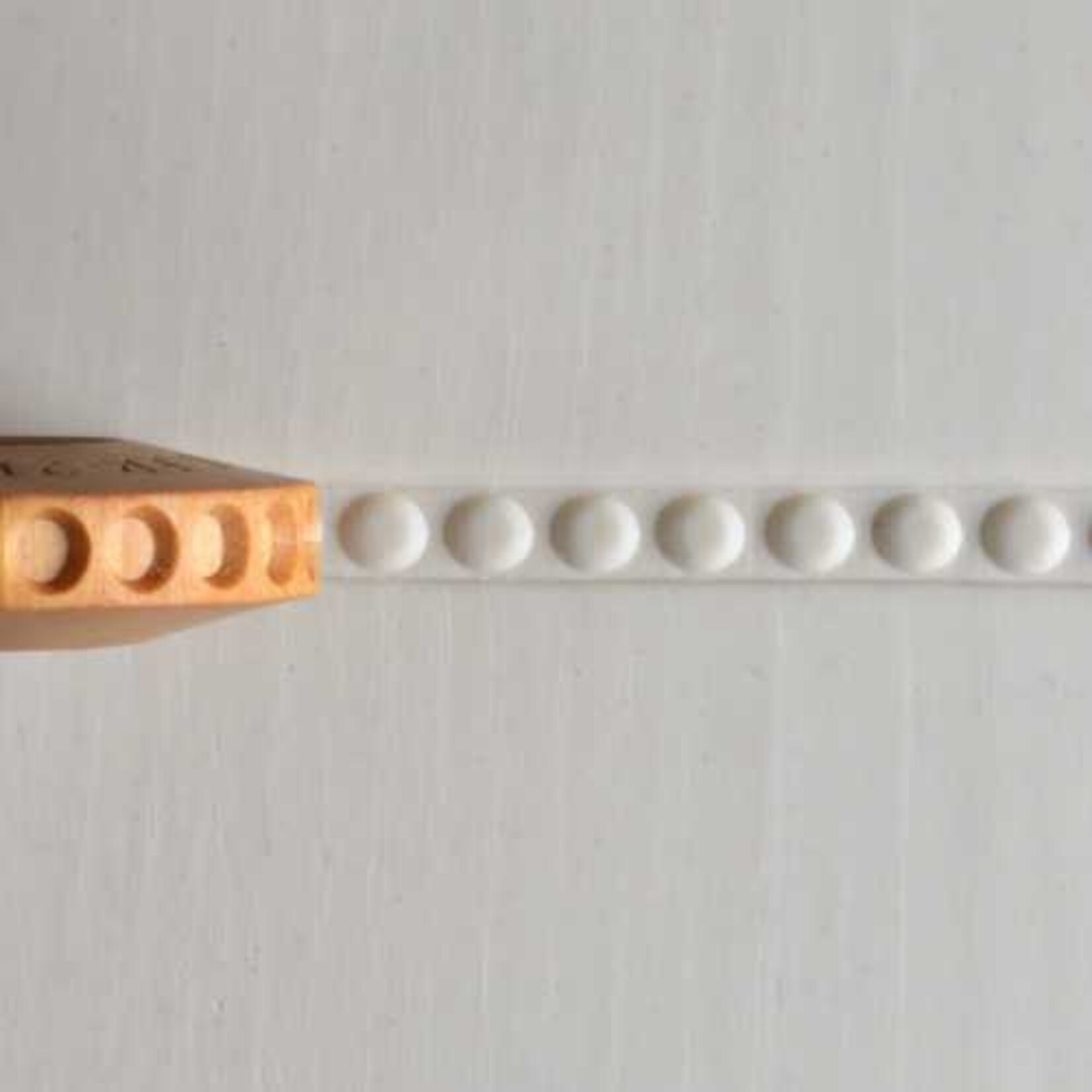 MKM POTTERY TOOLS MKM FINGER ROLLER FR-021 – Row of Dots