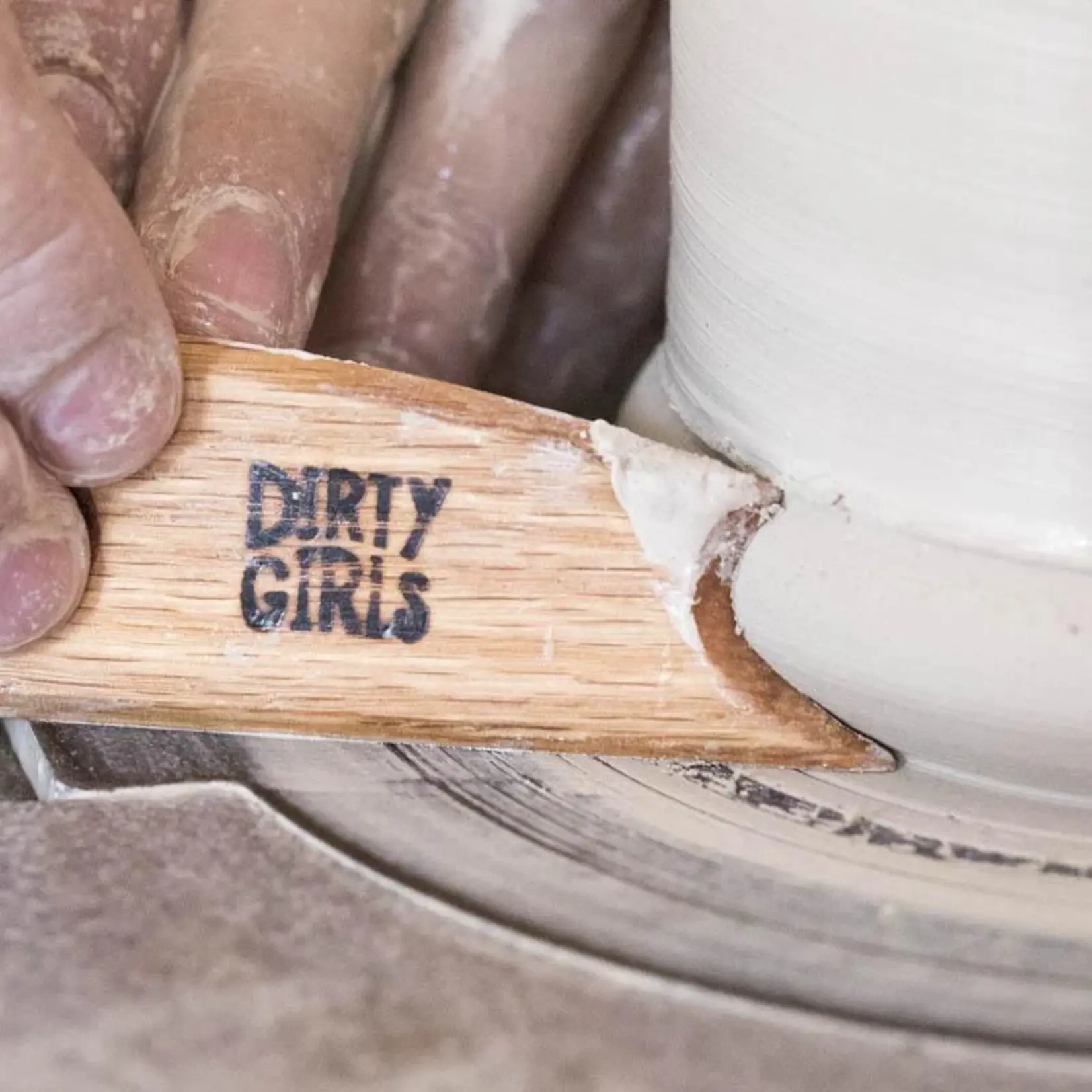 Dirty Girls THE BIG FOOT FETISH RIB