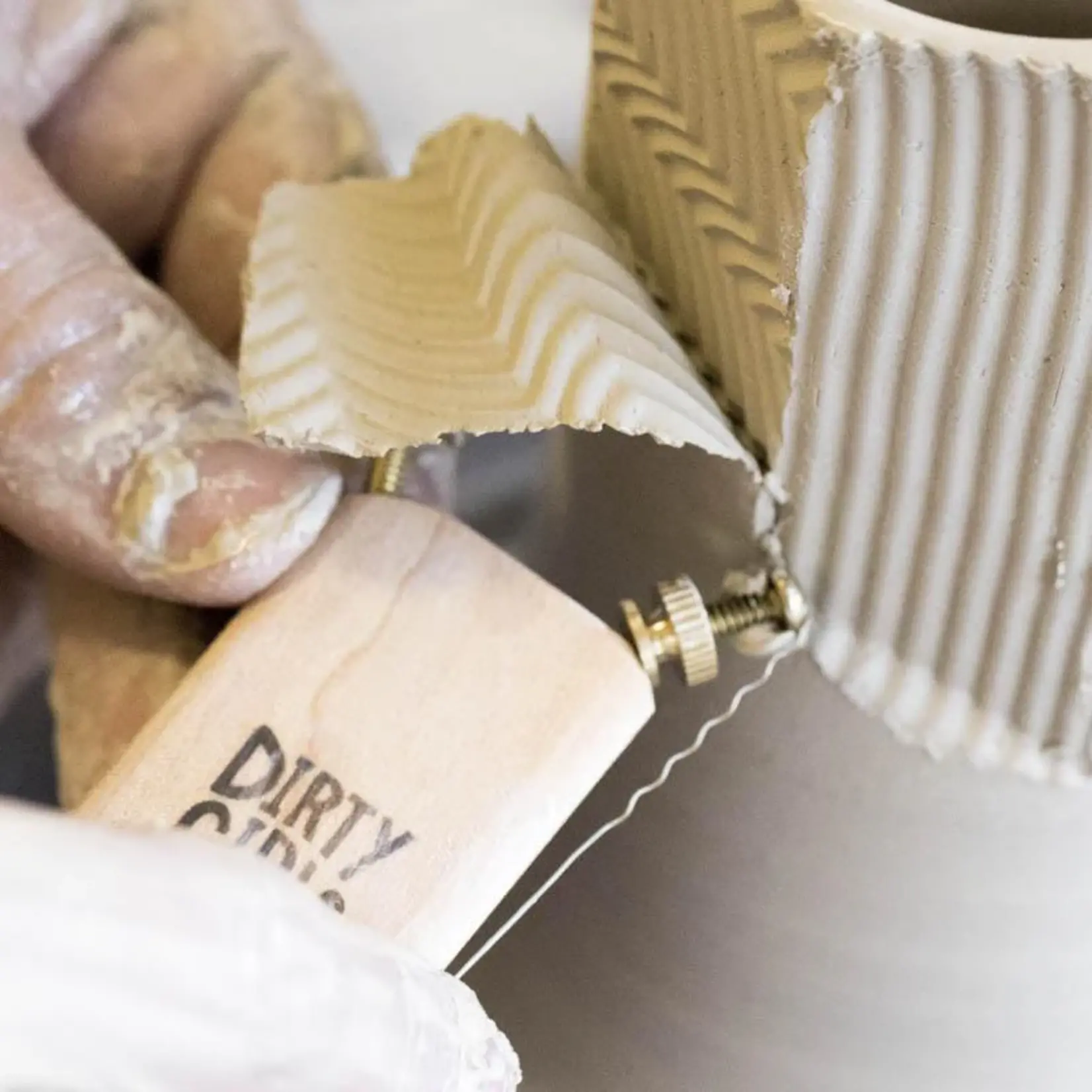 Dirty Girls SLING SHOT TOOL - WIGGLE