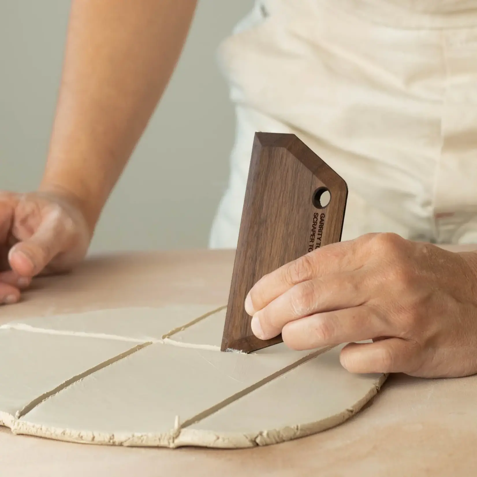 Garrity GARRITY WOODEN RIB SCRAPER TOOL