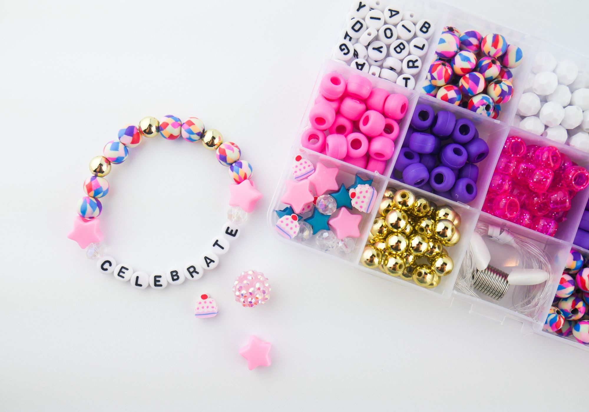 12 Bracelet Ideas to Make with Your Kids - Craft projects for every fan!