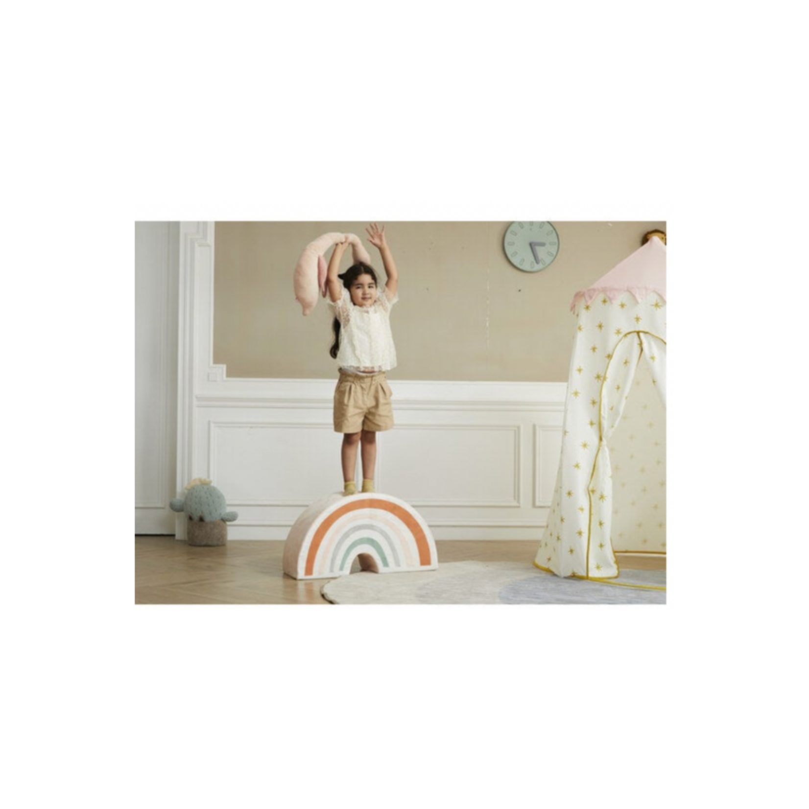 Wonder & Wise Rainbow Pouf