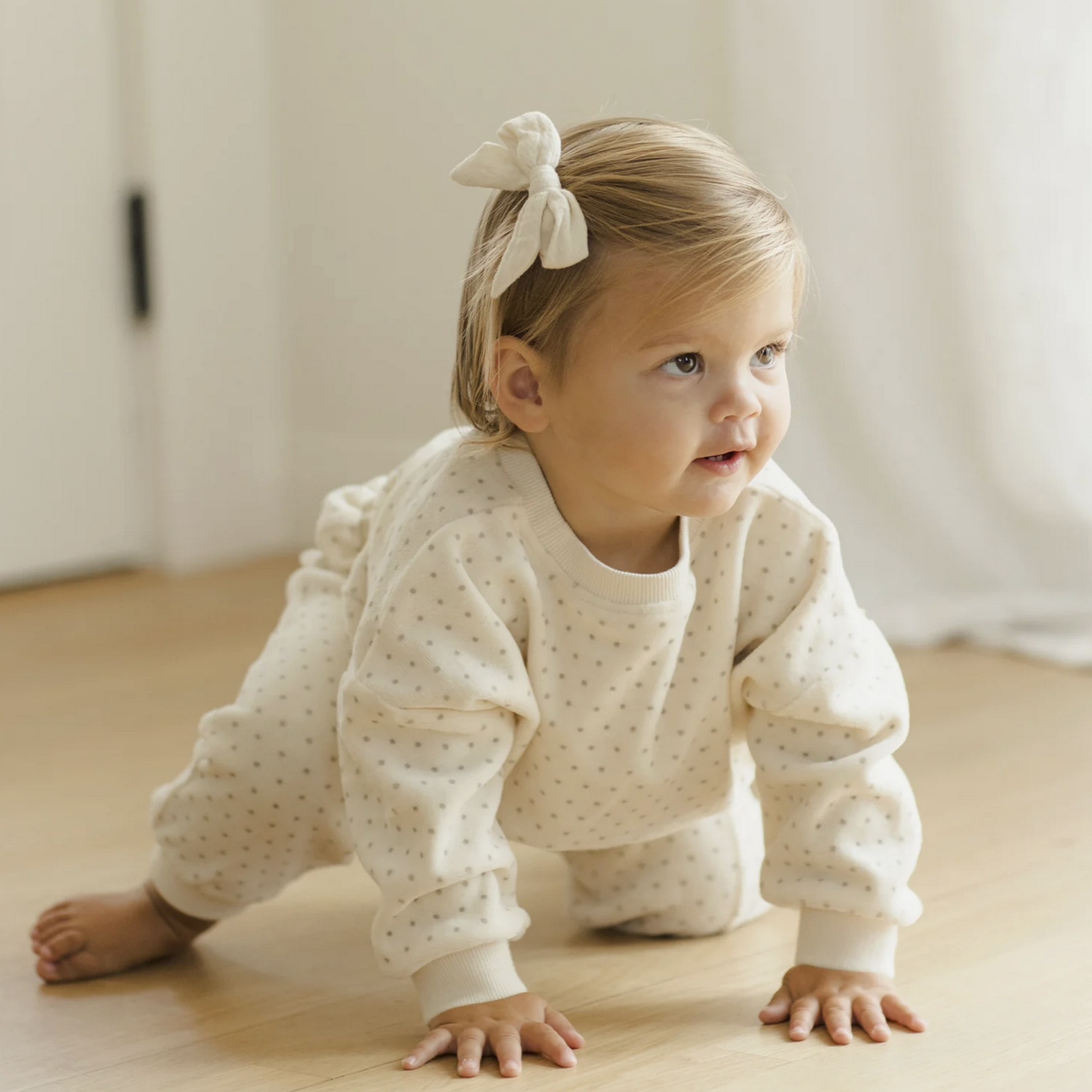 Velour Relaxed Sweatshirt + Pant Set || Polka Dot