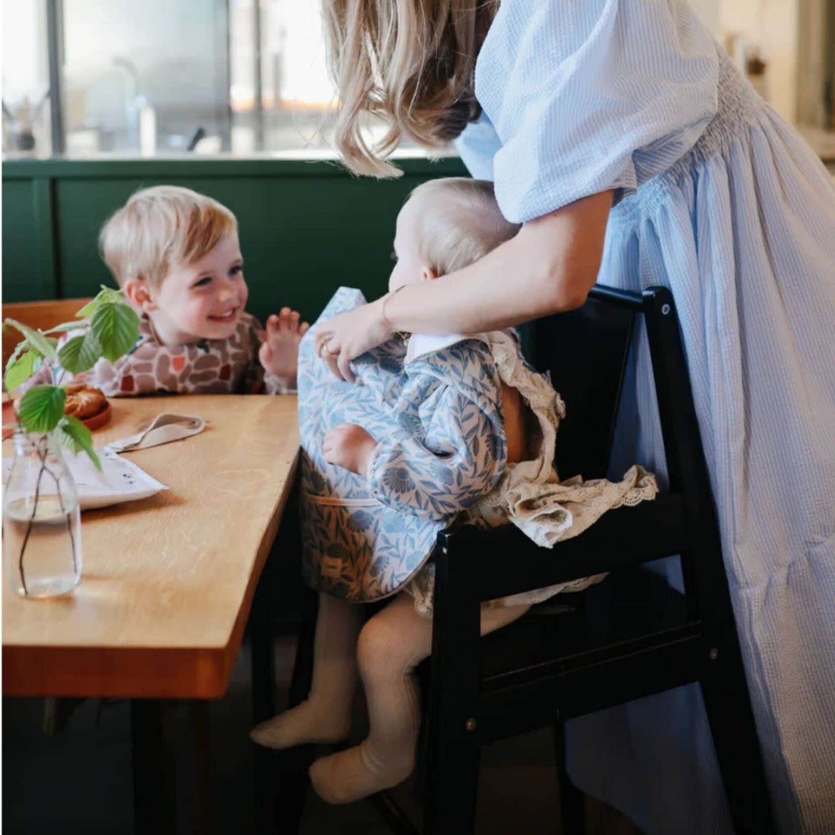 Mushie Long Sleeve Bib || Blue Flowers