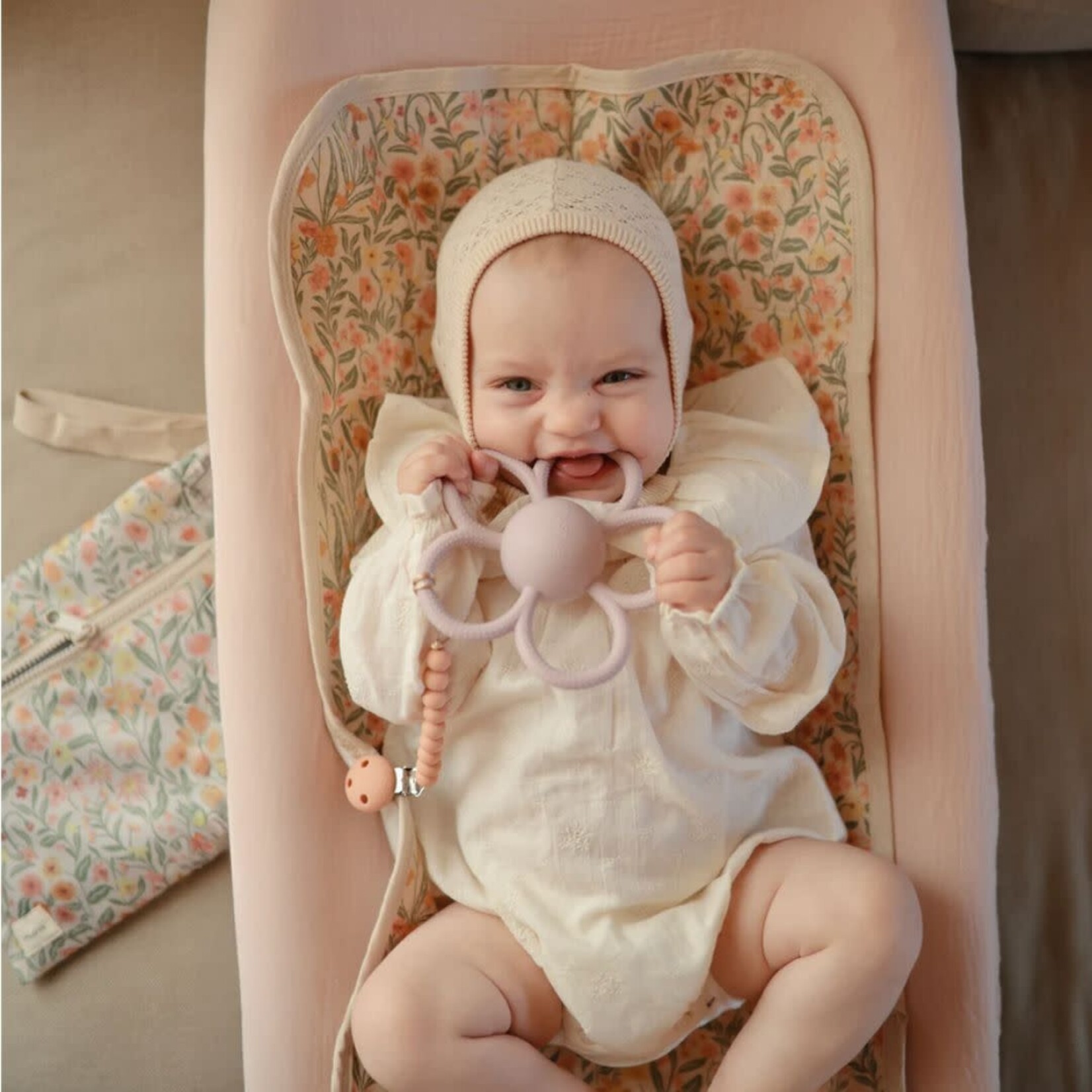 Mushie Daisy Rattle Teether || Soft Lilac