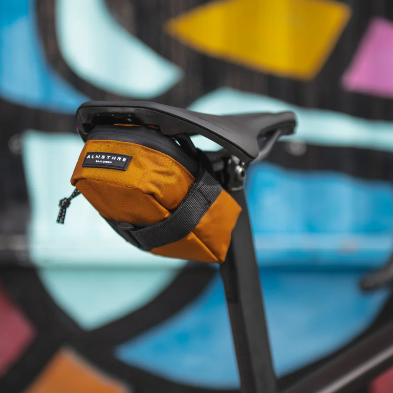 Almsthre Almsthre Signature Saddle Bag (0.5L)