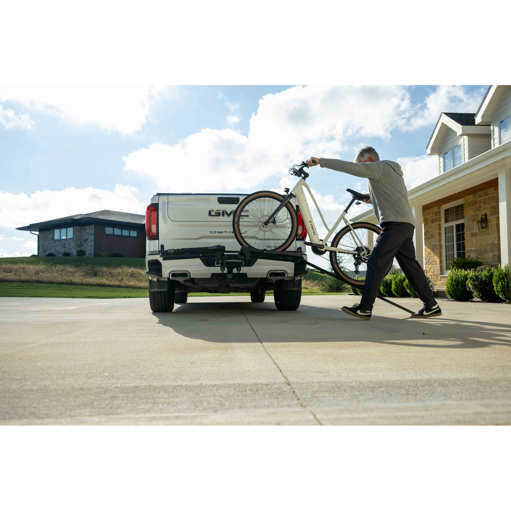 Saris Cycle On 2-Bike Car Rack