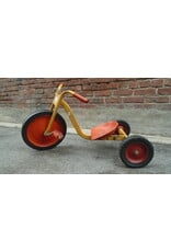Tricycle pour enfant antique