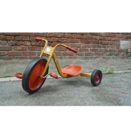 Tricycle pour enfant antique