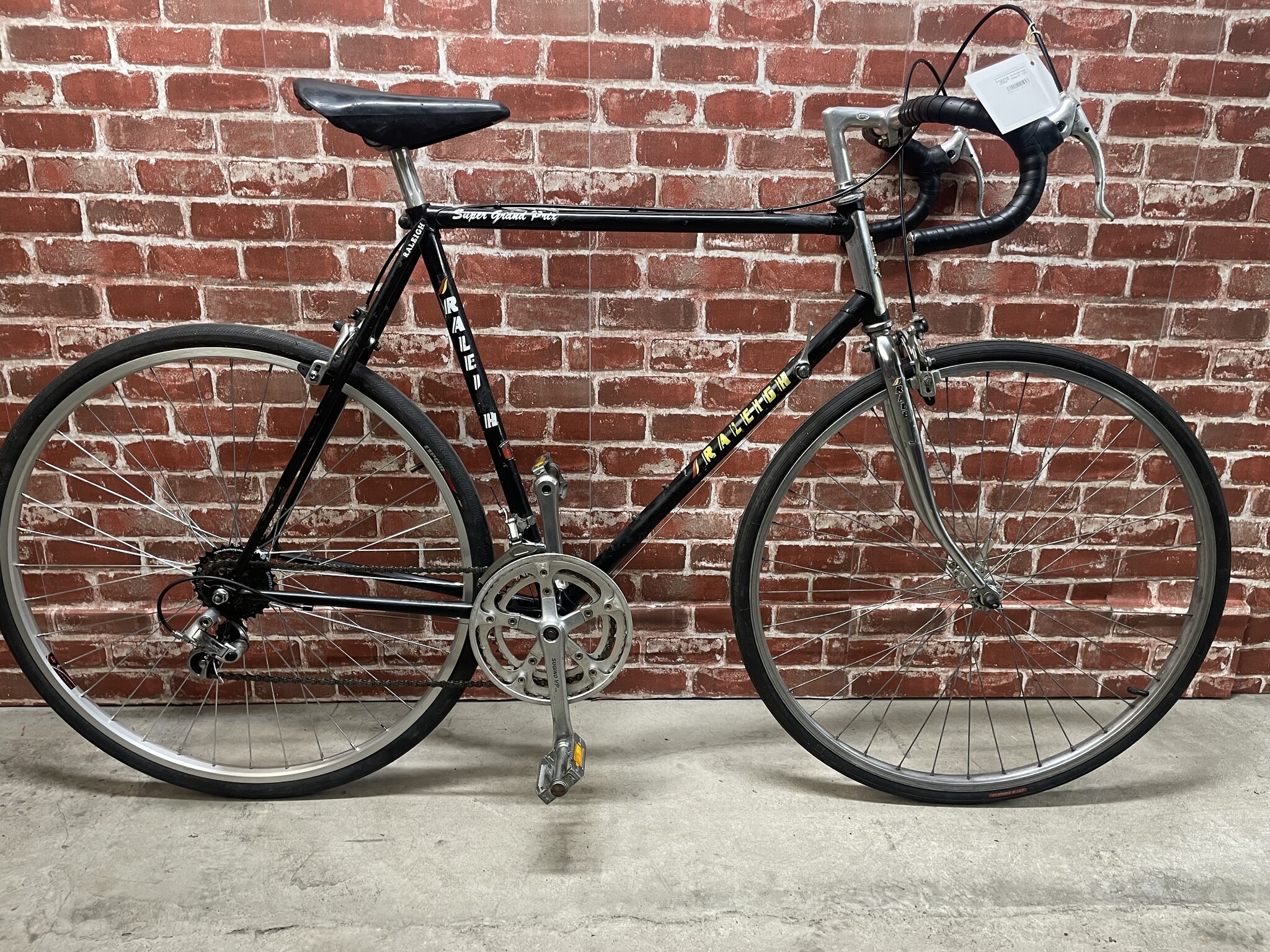 Vélo de route usagé Raleigh 23'' - 12870 - Vélo urbain Inc