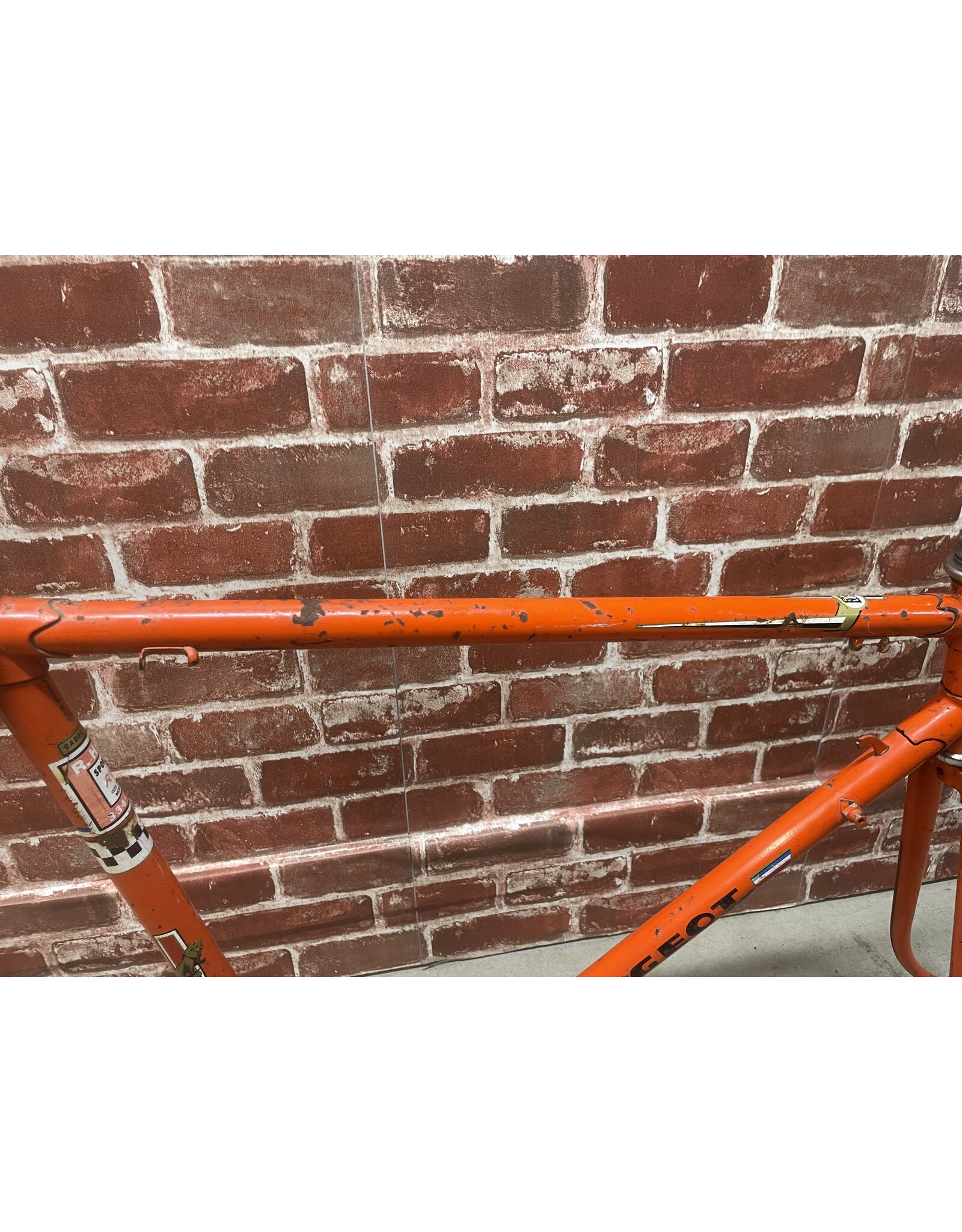 Cadre de vélo de route usagé Peugeot 21.5'' - 12885