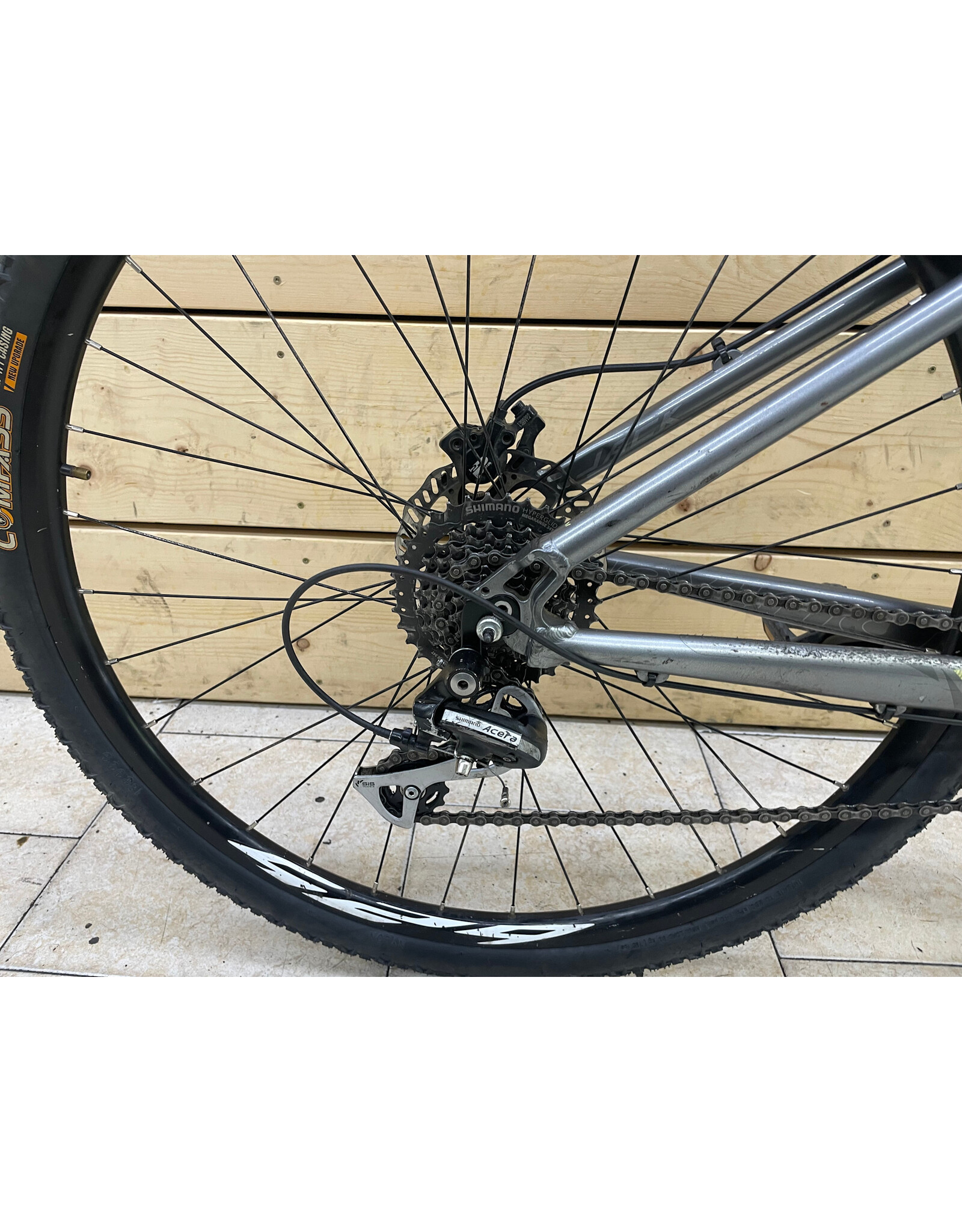 Vélo de montagne usagé  Devinci 16'' - 13424