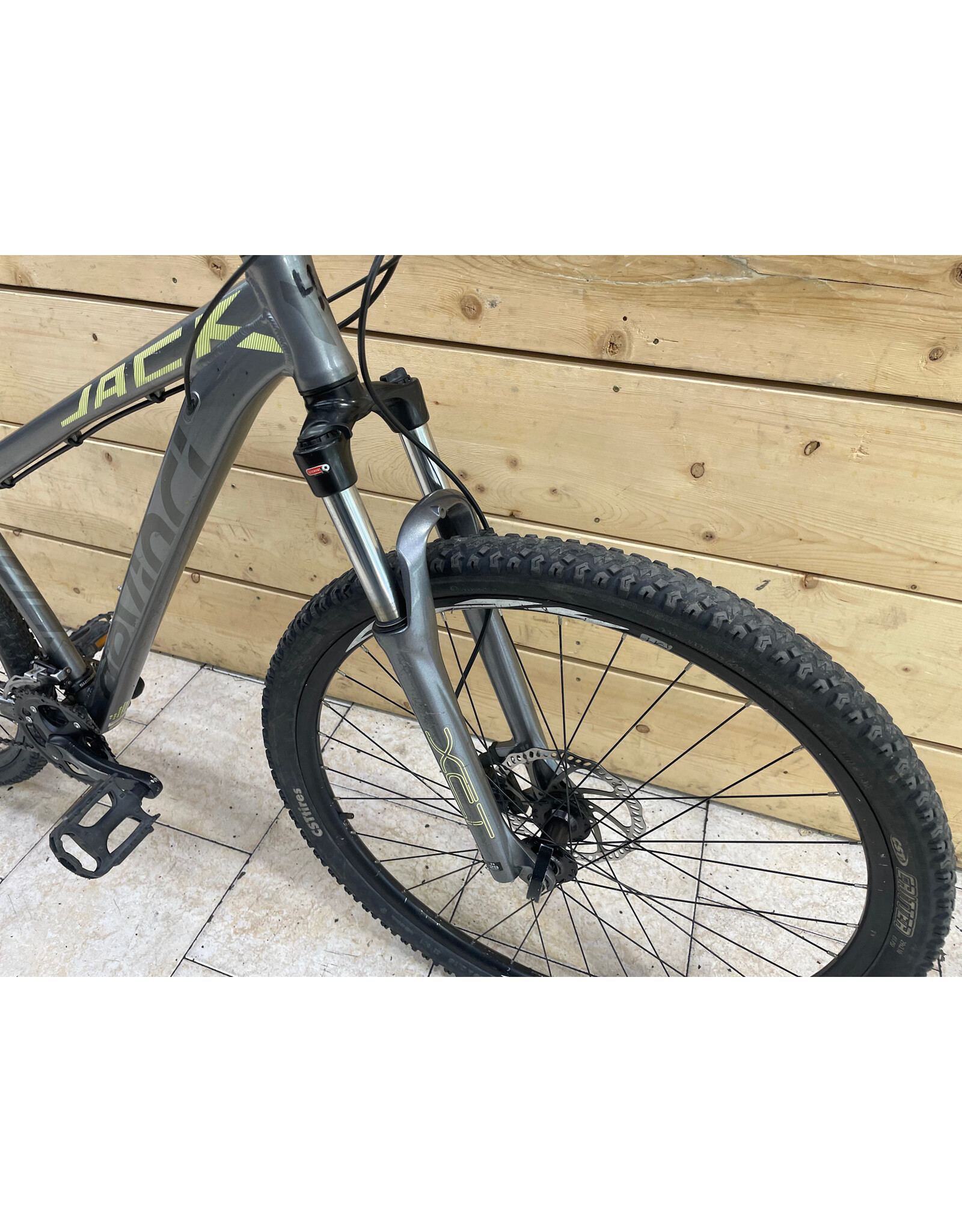Vélo de montagne usagé  Devinci 16'' - 13424