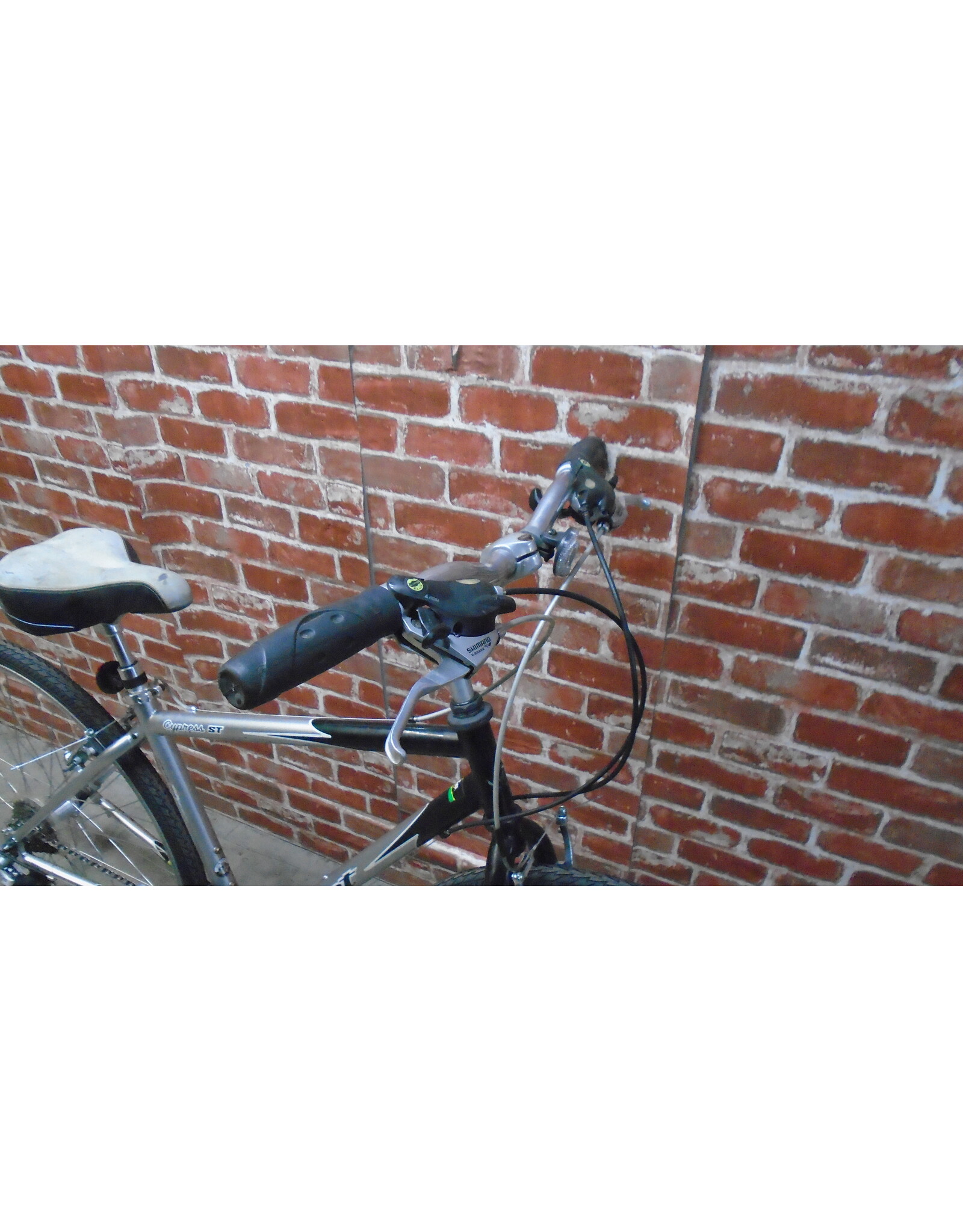 Vélo hybride usagé Giant 17.5" - 13532