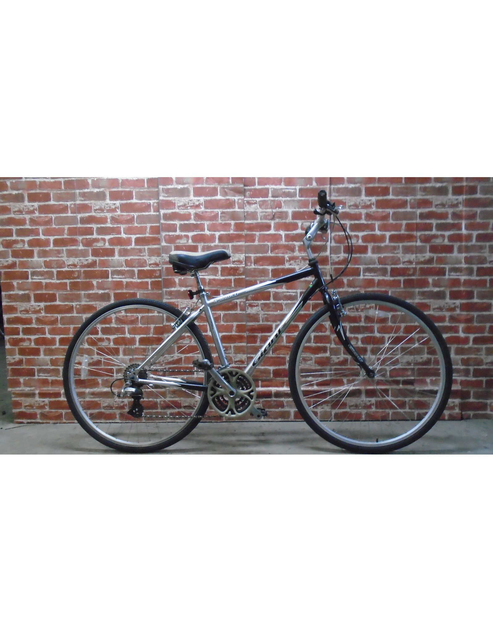 Vélo hybride usagé Giant 17.5" - 13532