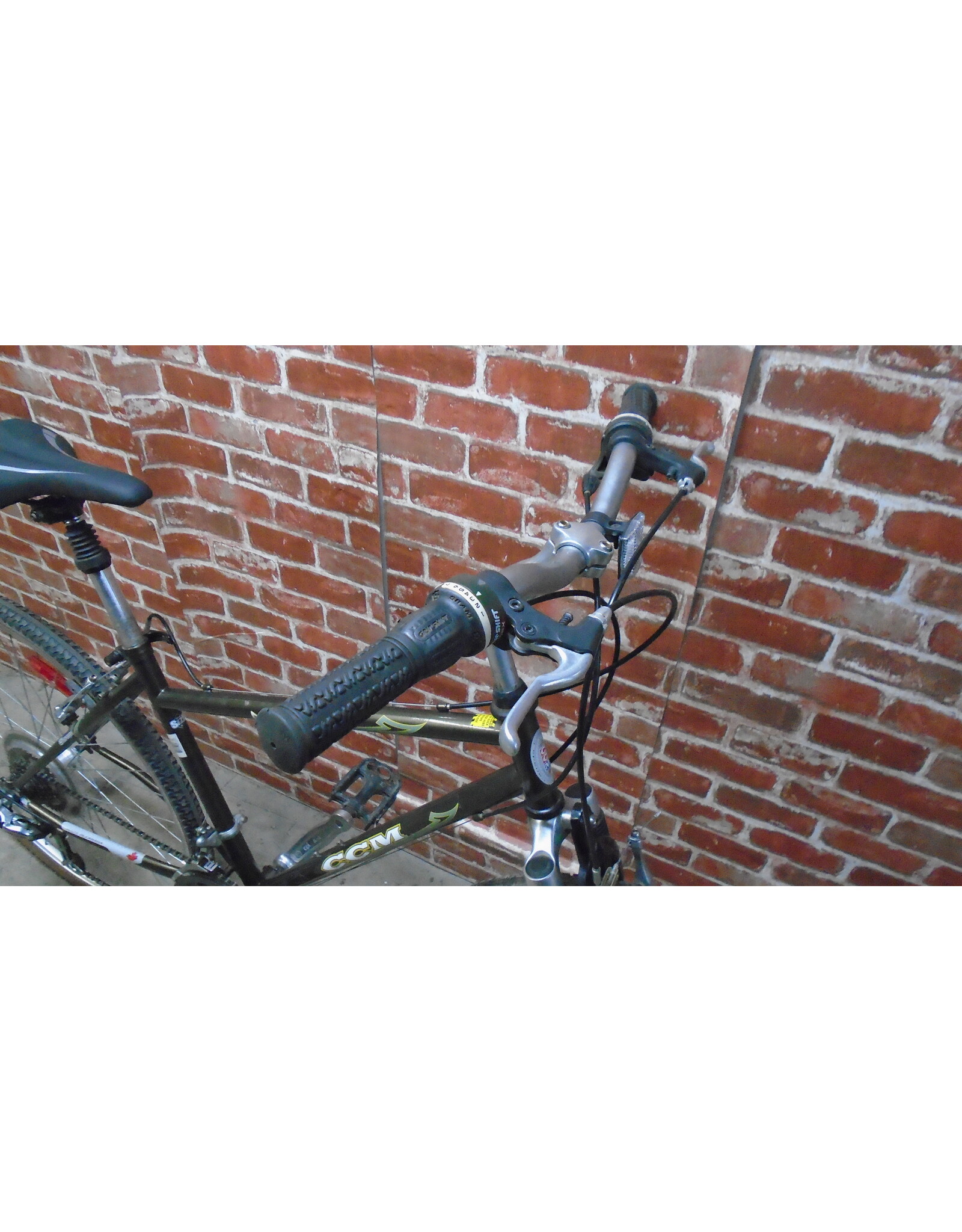 Vélo hybride usagé CCM  17" - 13553