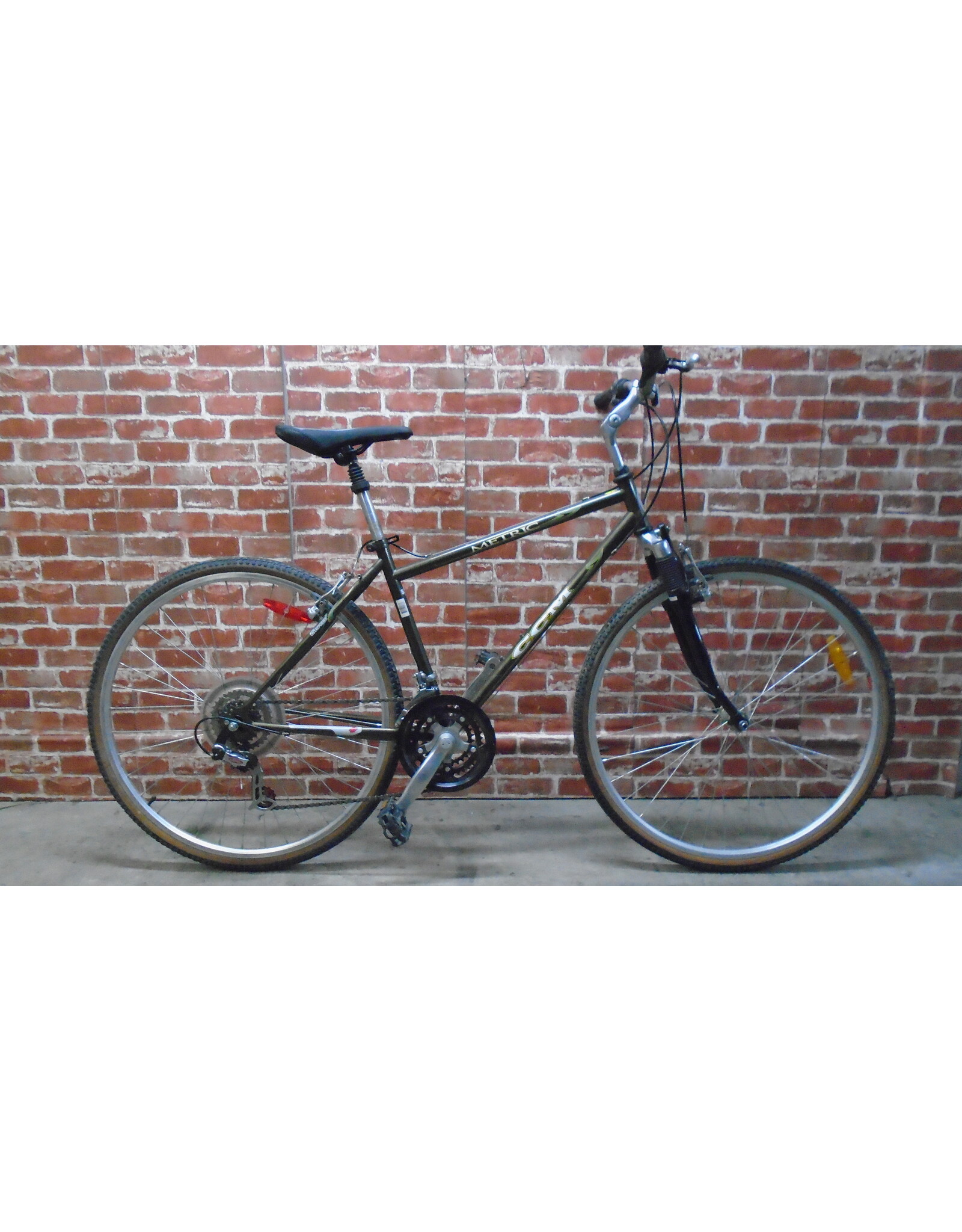 Vélo hybride usagé CCM  17" - 13553