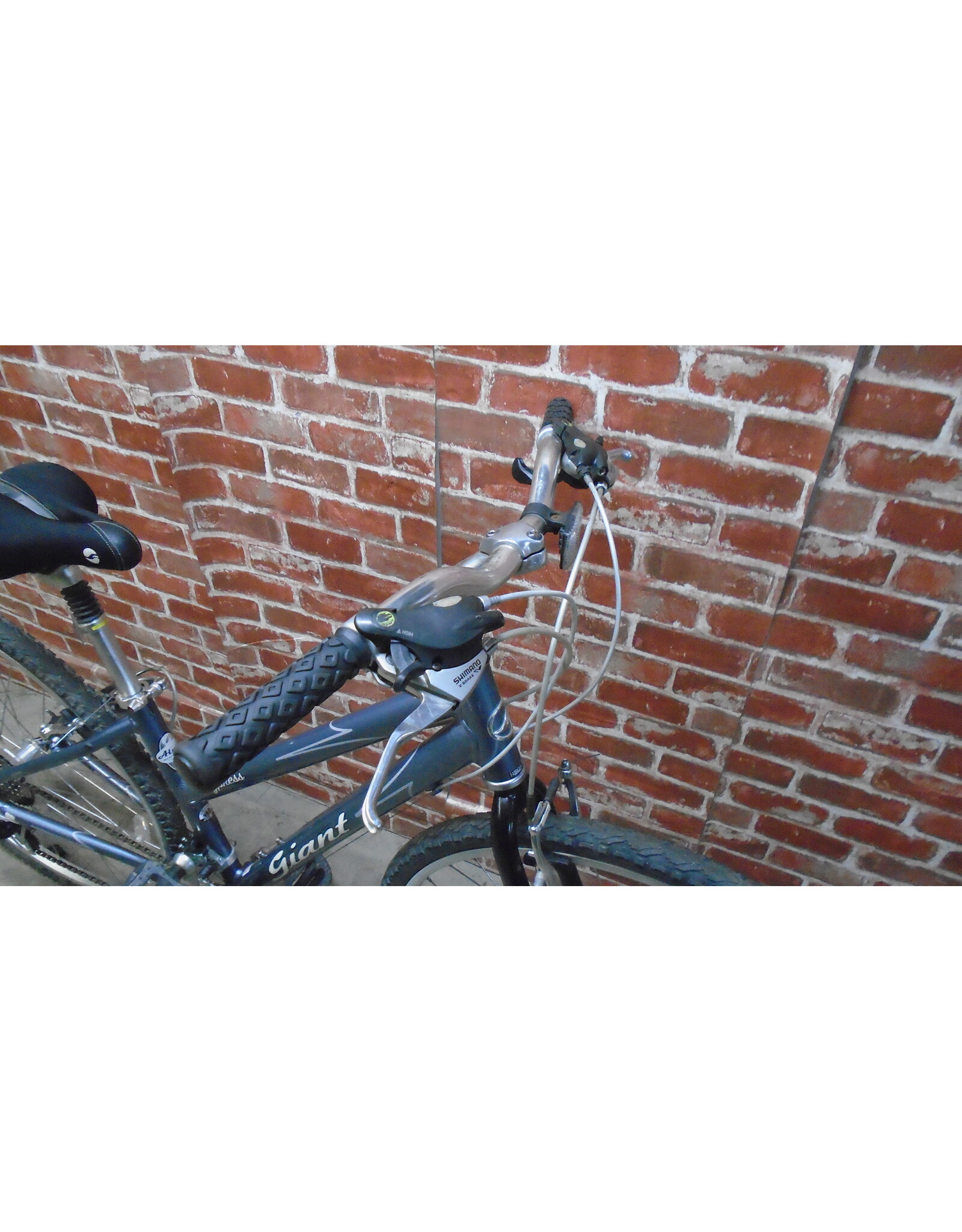 Vélo hybride usagé Giant 15" - 13585