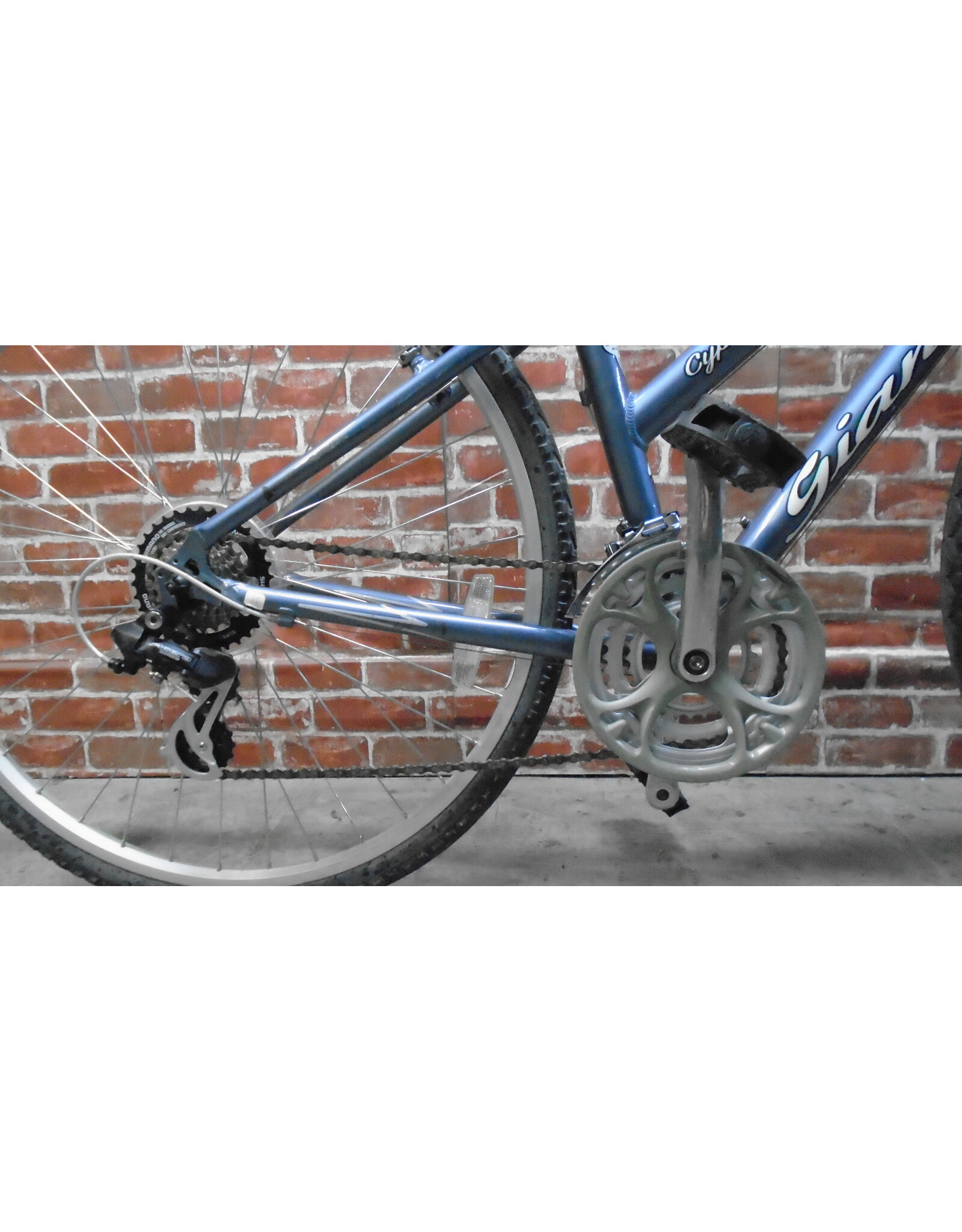 Vélo hybride usagé Giant 15" - 13585