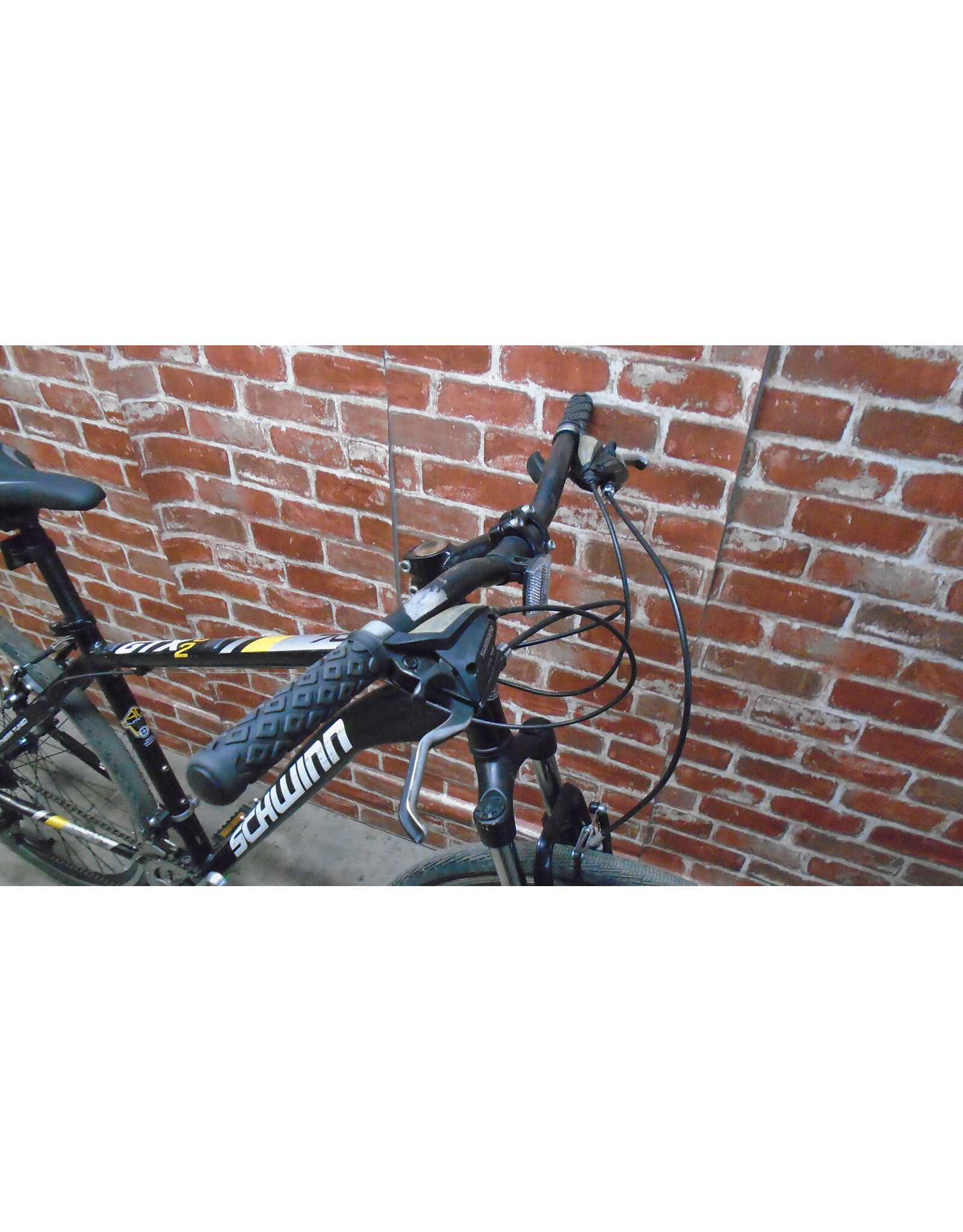 Vélo hybride usagé Schwinn 18" - 13595