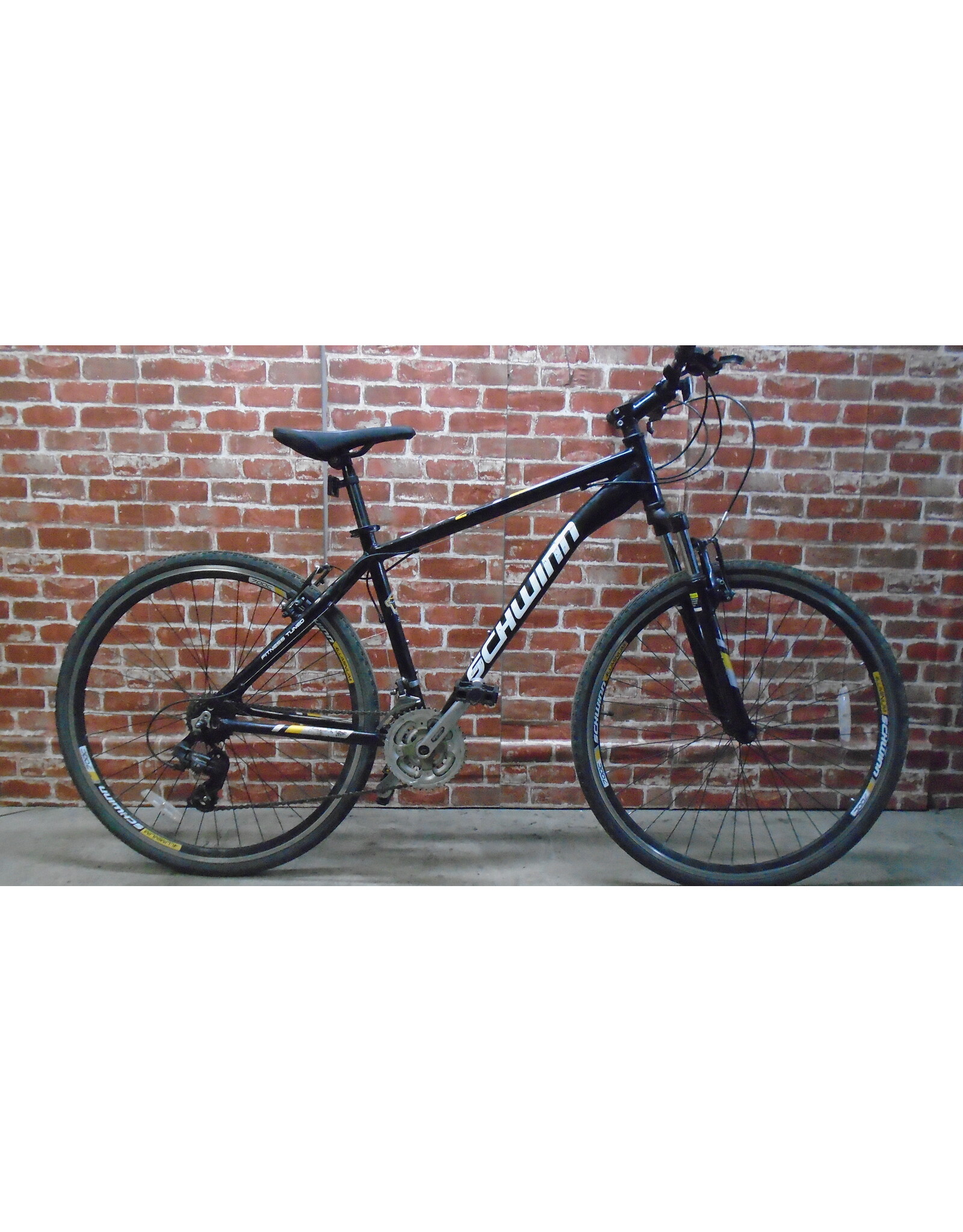 Vélo hybride usagé Schwinn 18" - 13595