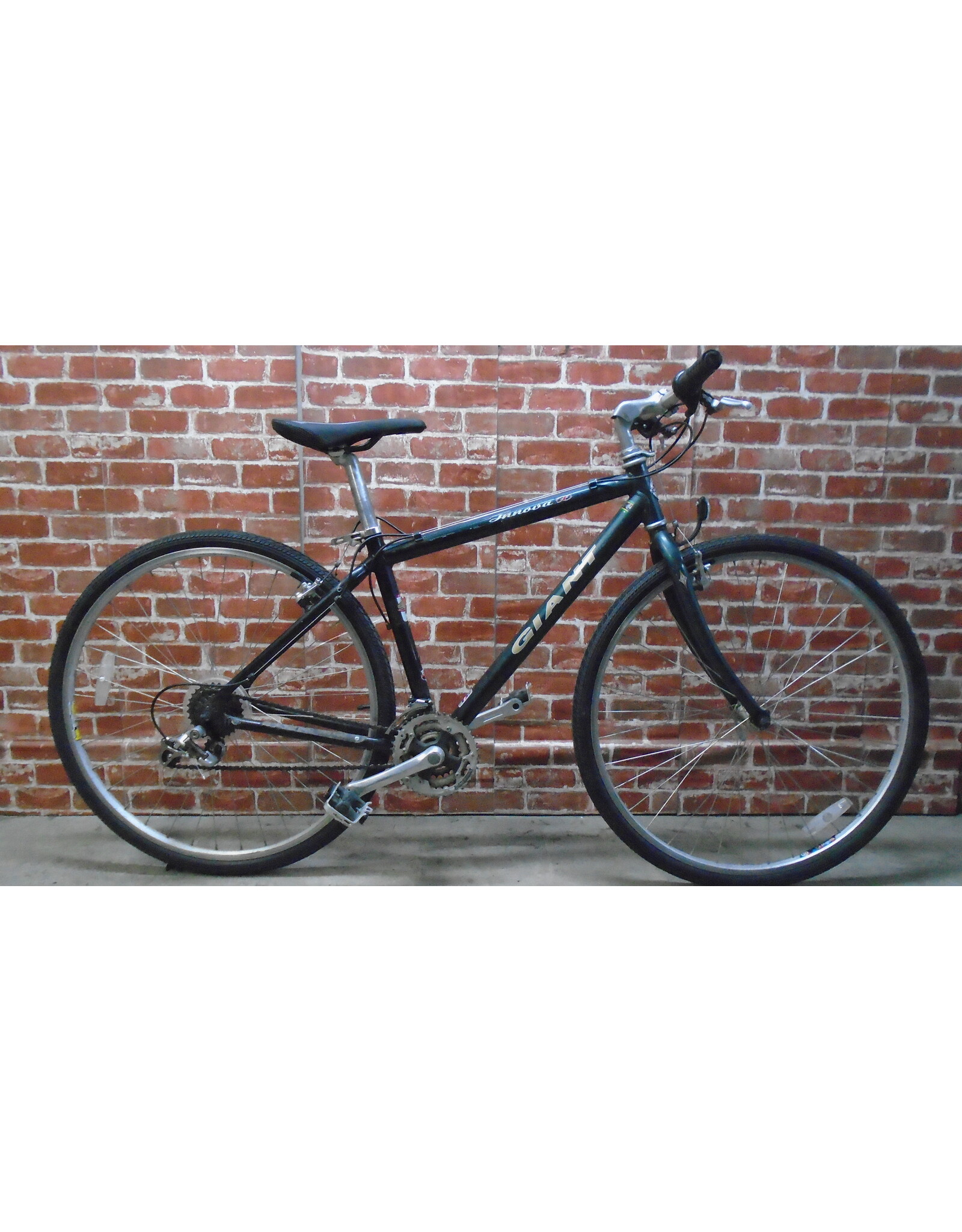 Vélo hybride usagé Giant 17.5" - 13601
