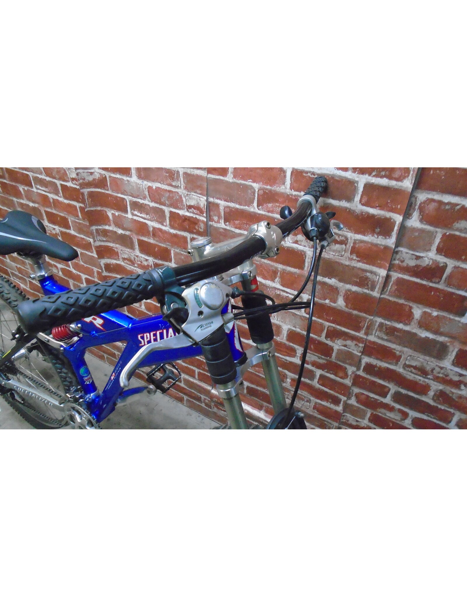 Vélo de montagne usagé  Specialized 17" - 13642