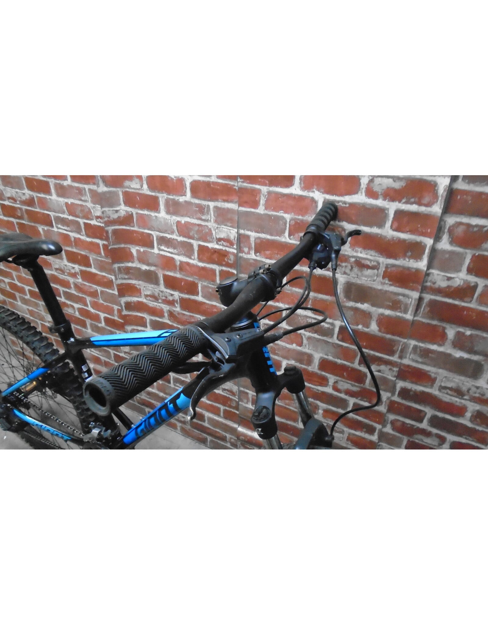 Vélo de montagne usagé Giant 16.5" - 13668