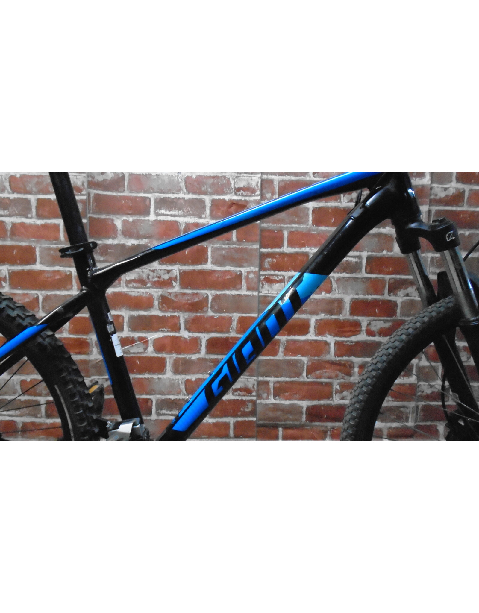 Vélo de montagne usagé Giant 16.5" - 13668