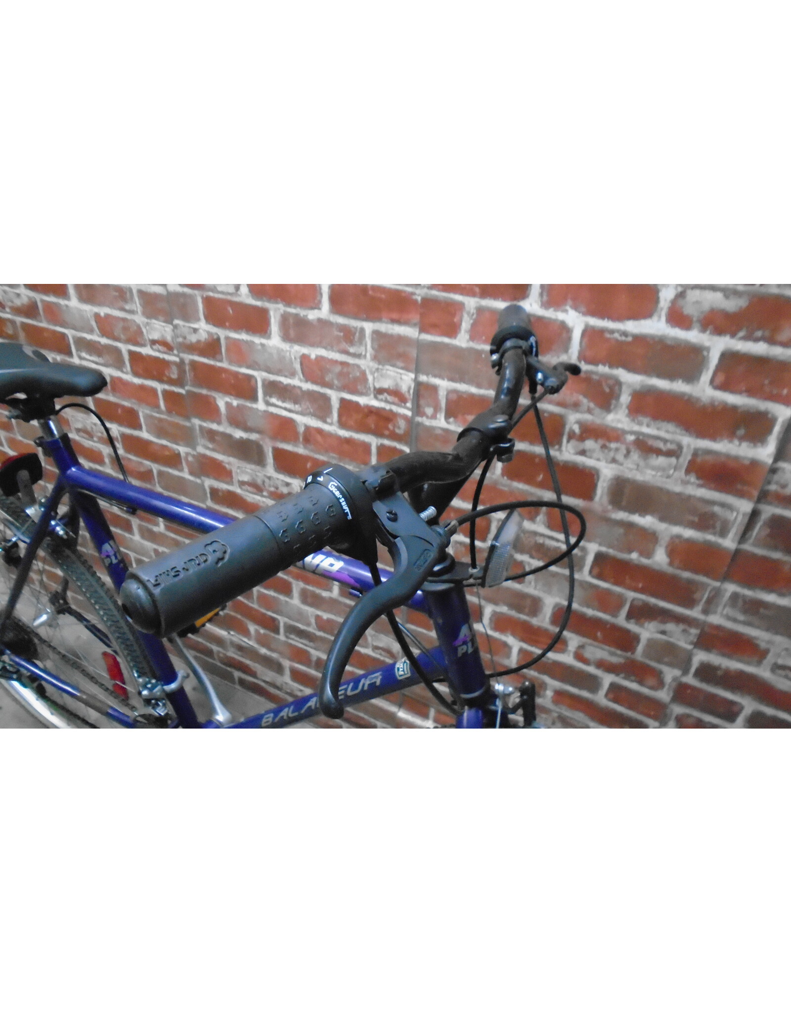 Vélo hybride usagé AVP 22" - 13742