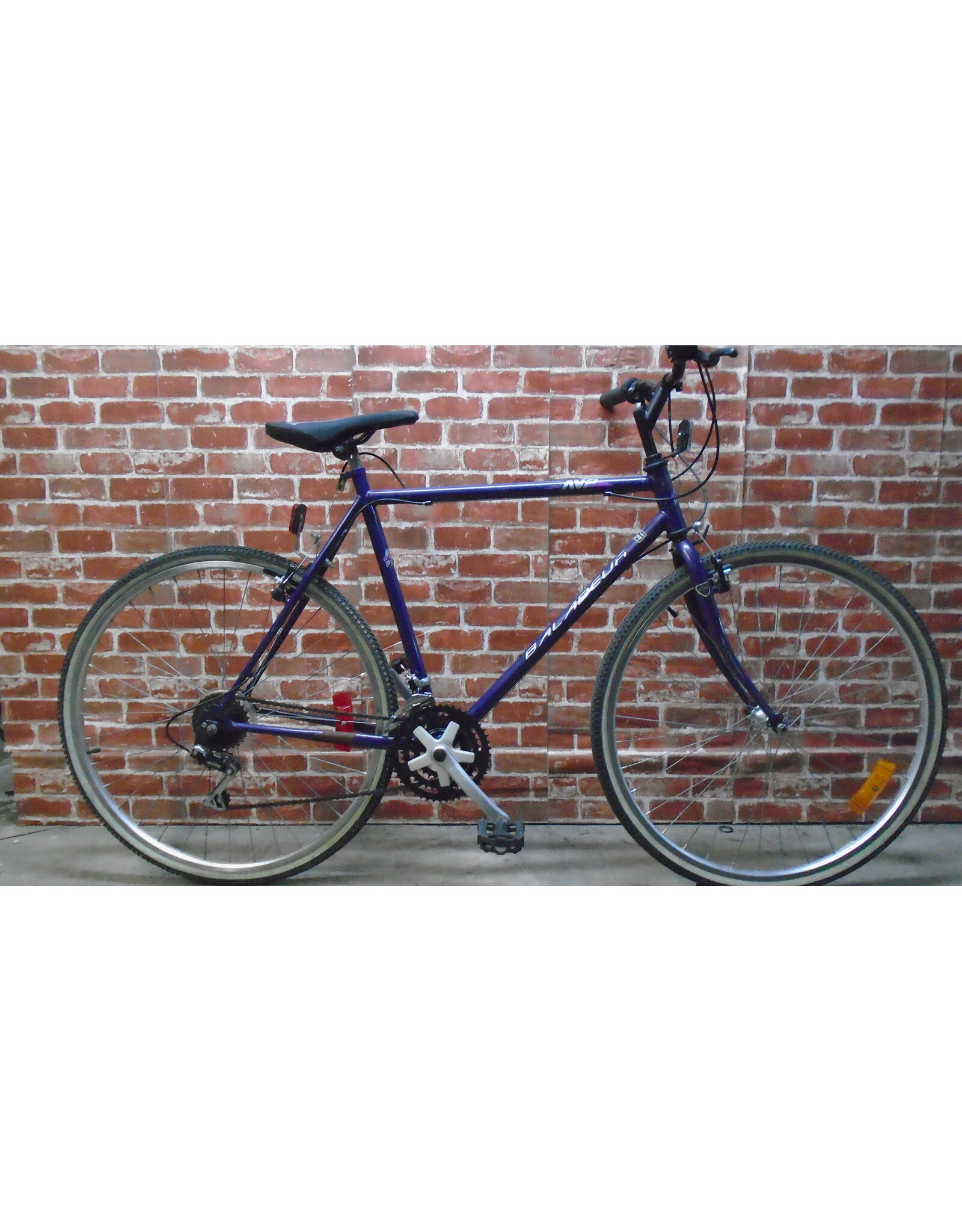 Vélo hybride usagé AVP 22" - 13742