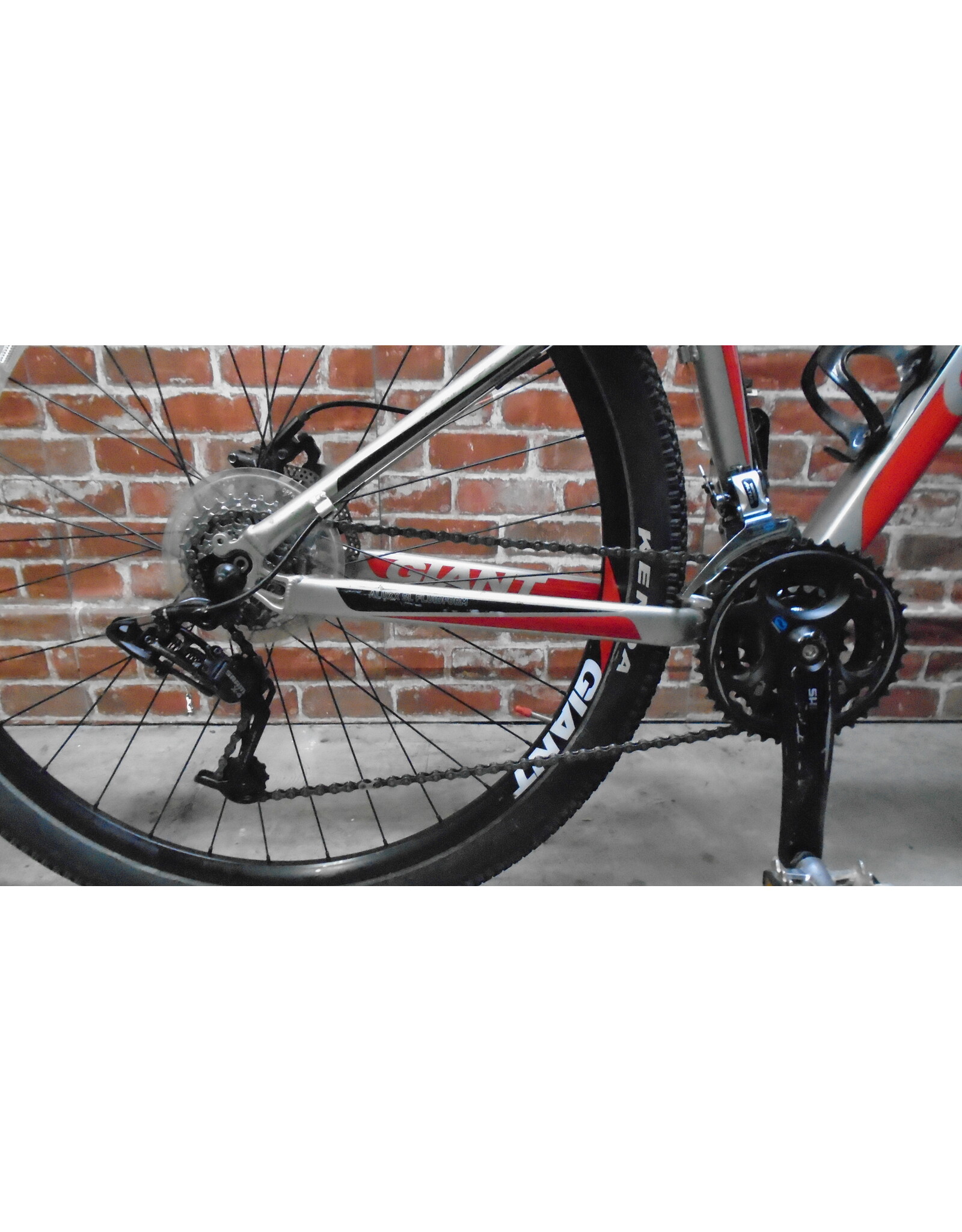Vélo de montagne usagé Giant 16" 13572