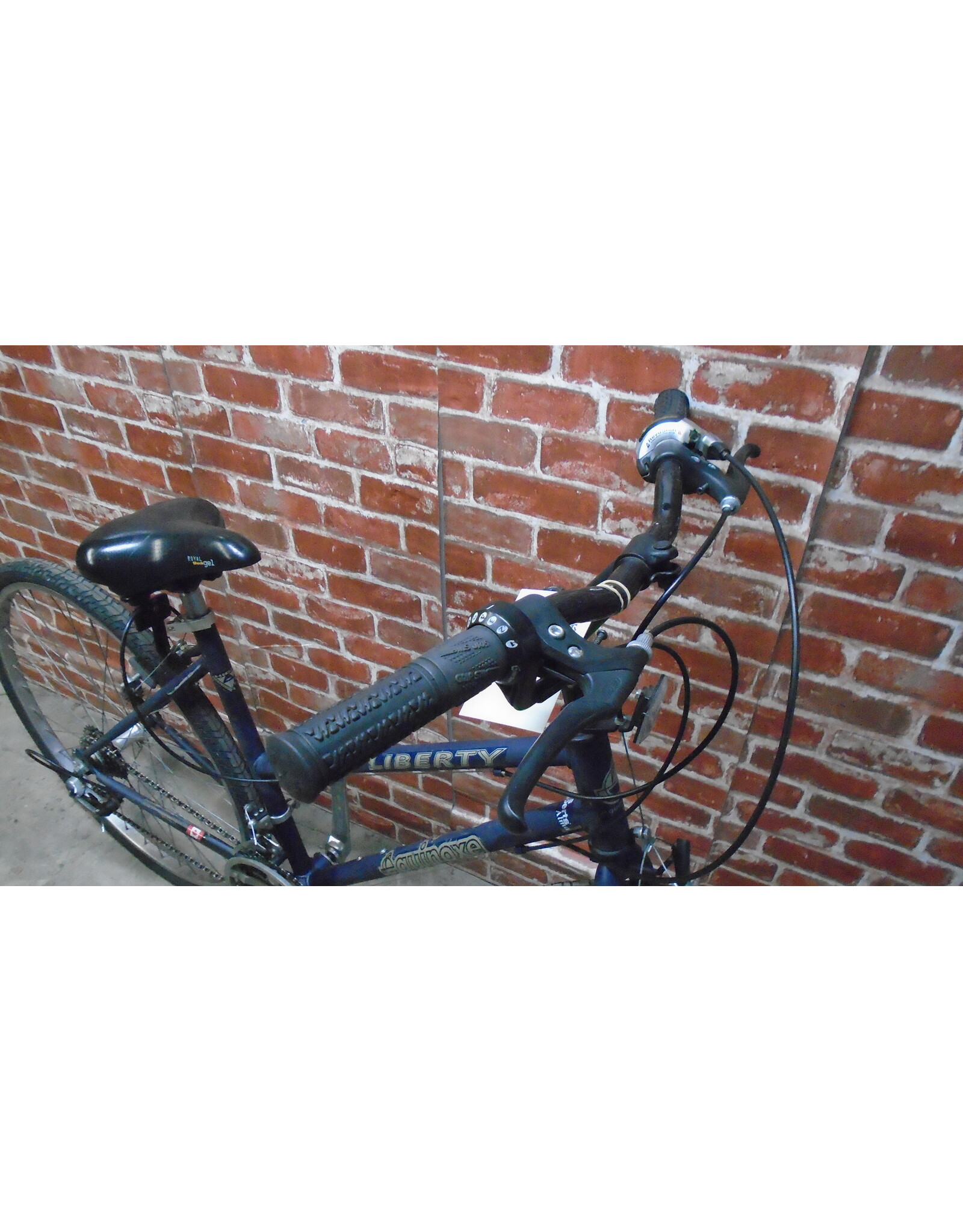 Vélo hybride usagé Equinoxe 18" 13778