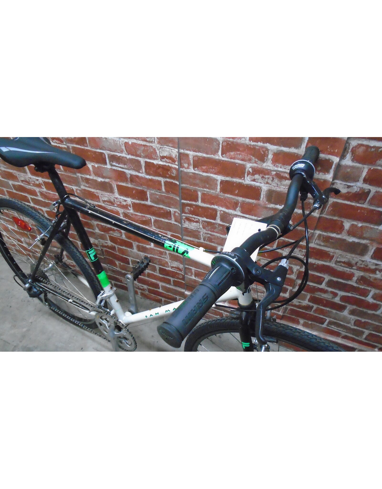 Vélo hybride usagé Fila 22" 13783