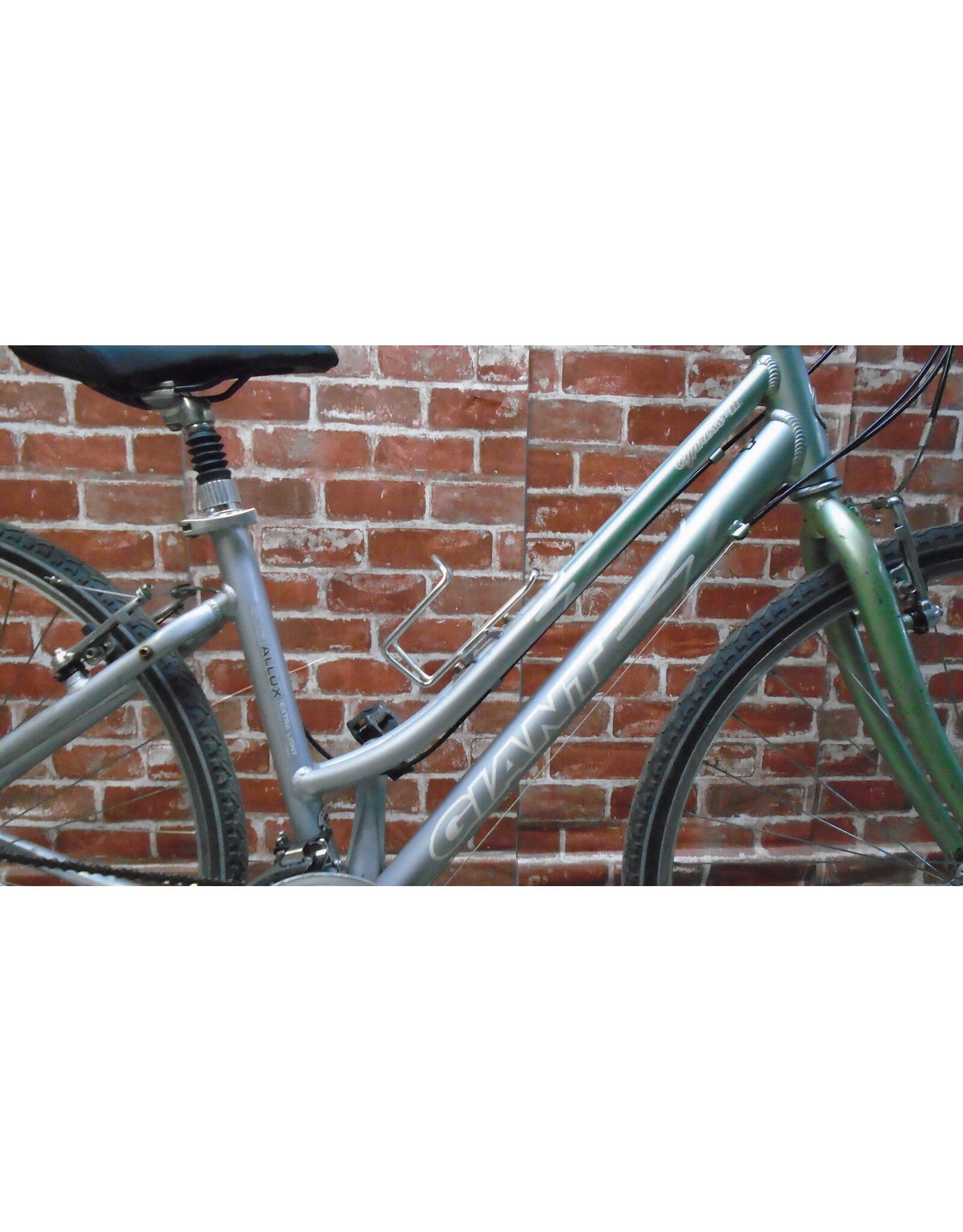 Vélo hybride usagé Giant 17" 13784