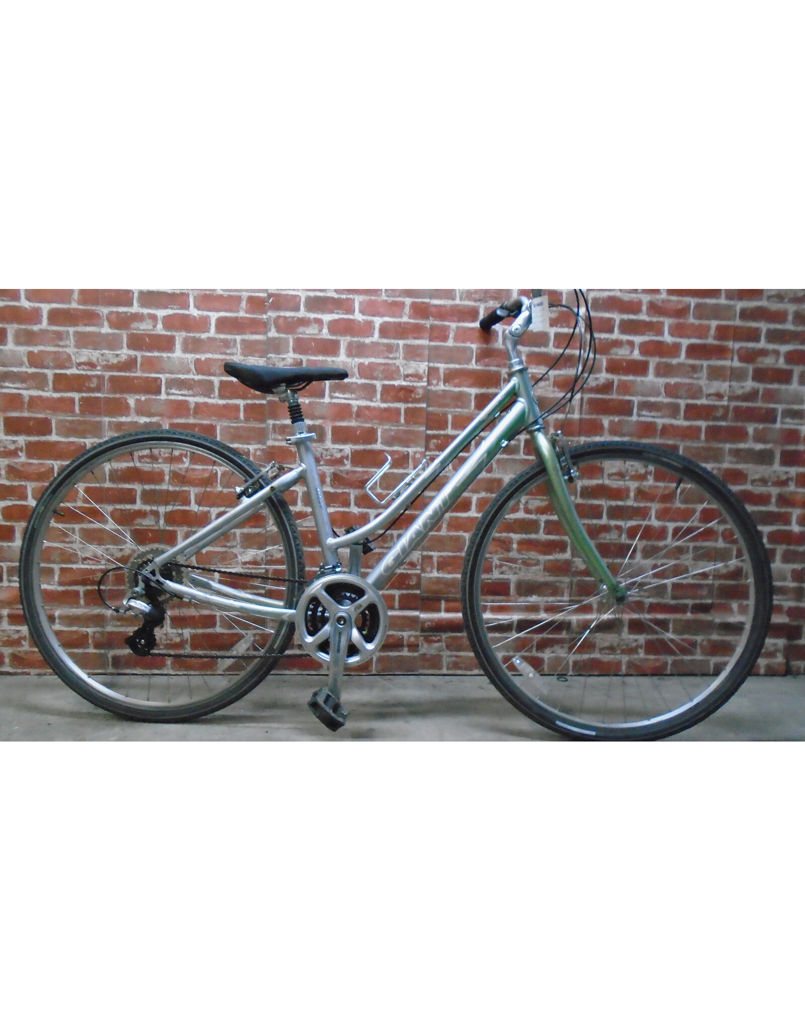 Vélo hybride usagé Giant 17" 13784