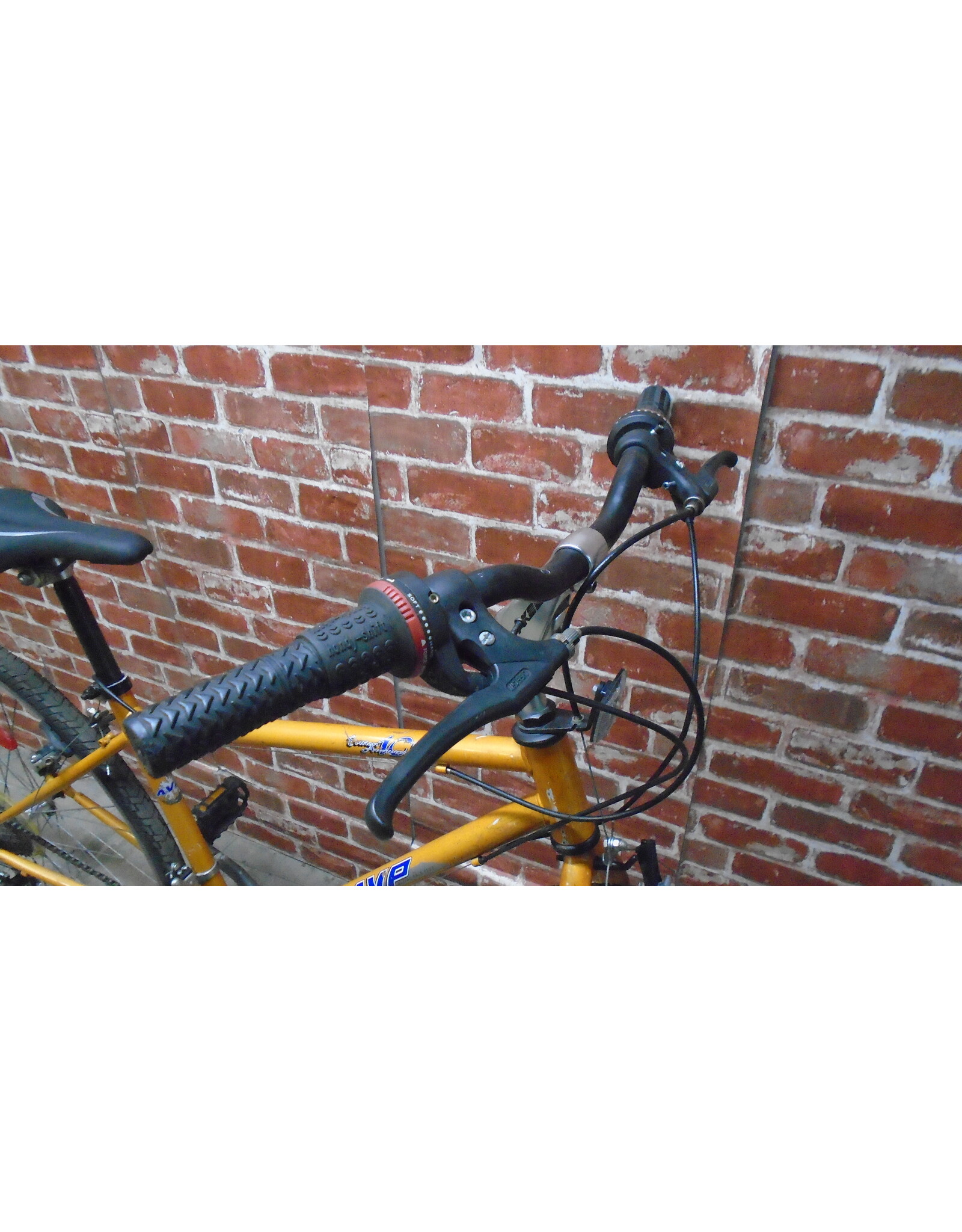 Vélo hybride usagé AVP 17" - 13803