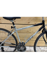 Vélo hybride usagé Giant 18'' - 13987