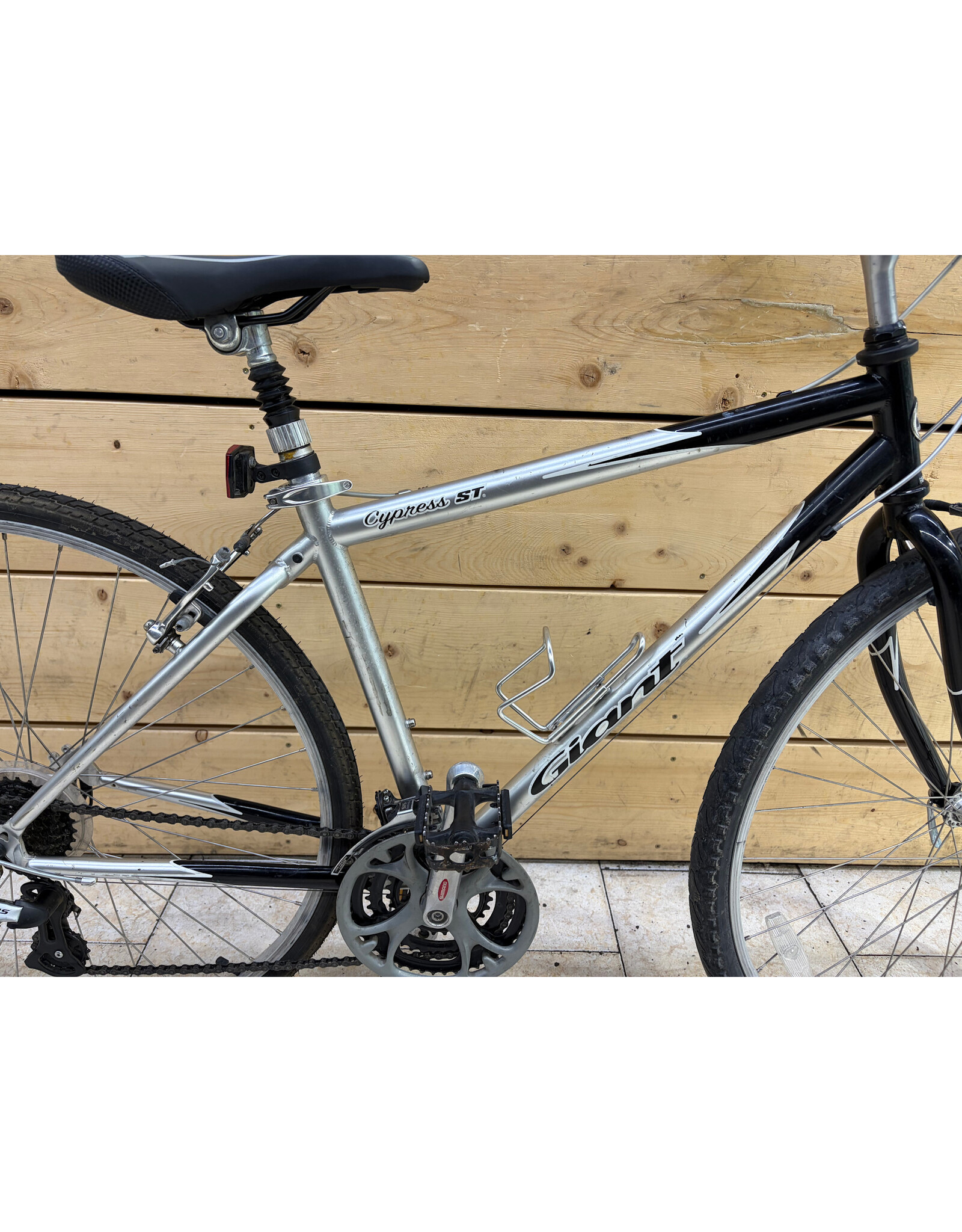 Vélo hybride usagé Giant 18'' - 13987