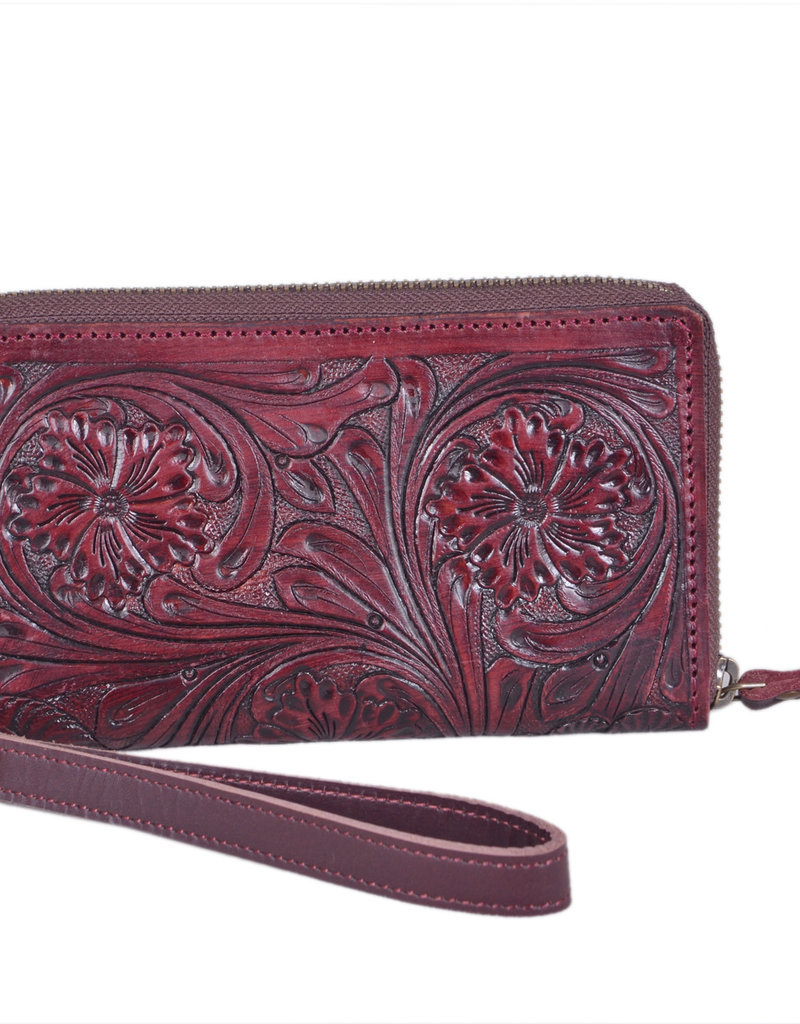 Rafter T Ranch Company Wallet – Large with tooled dark leather, with brass closures. Size 8″ wide, 4.5″ tall and 1.25″ gusset