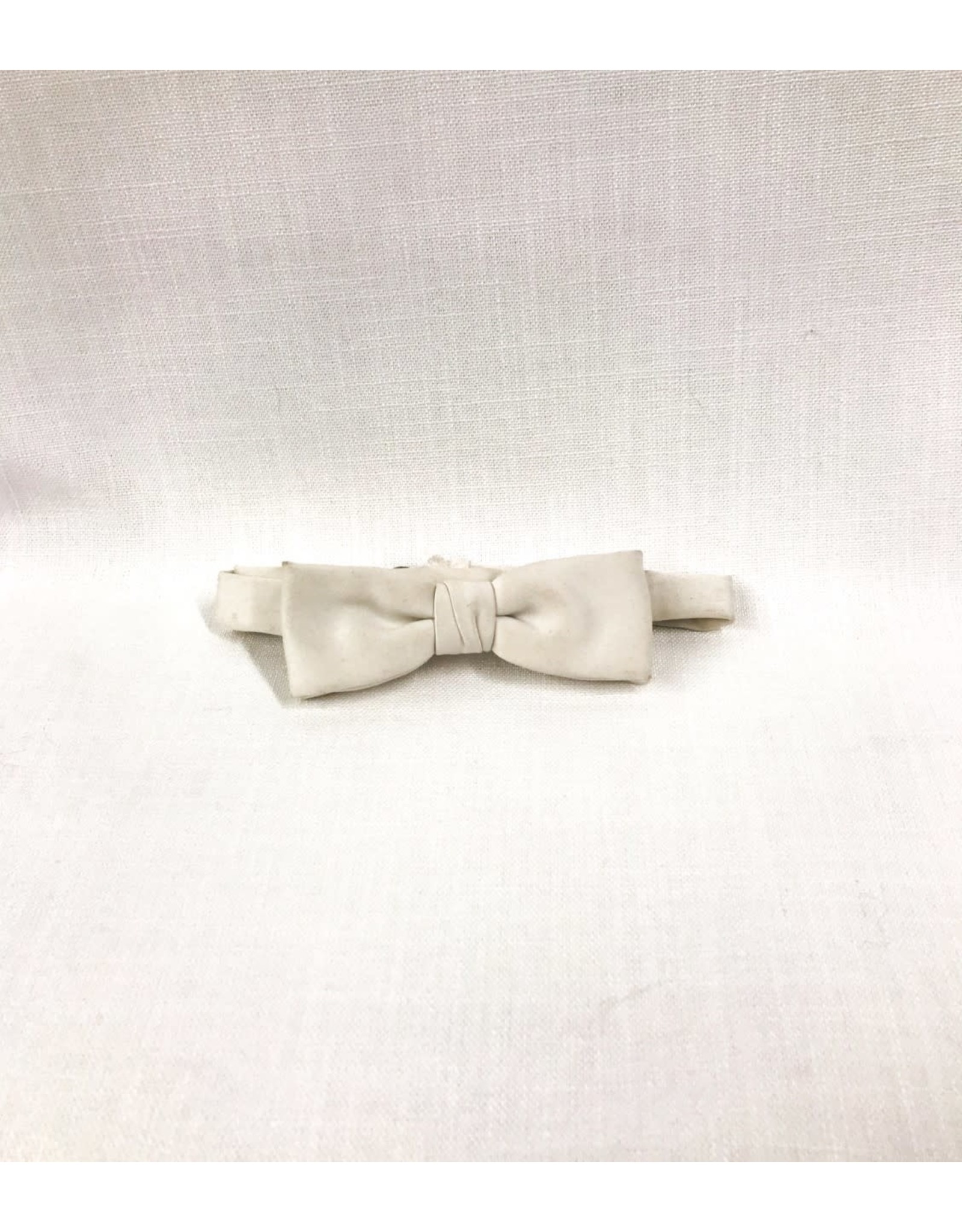 Karries Kostumes Bow Tie