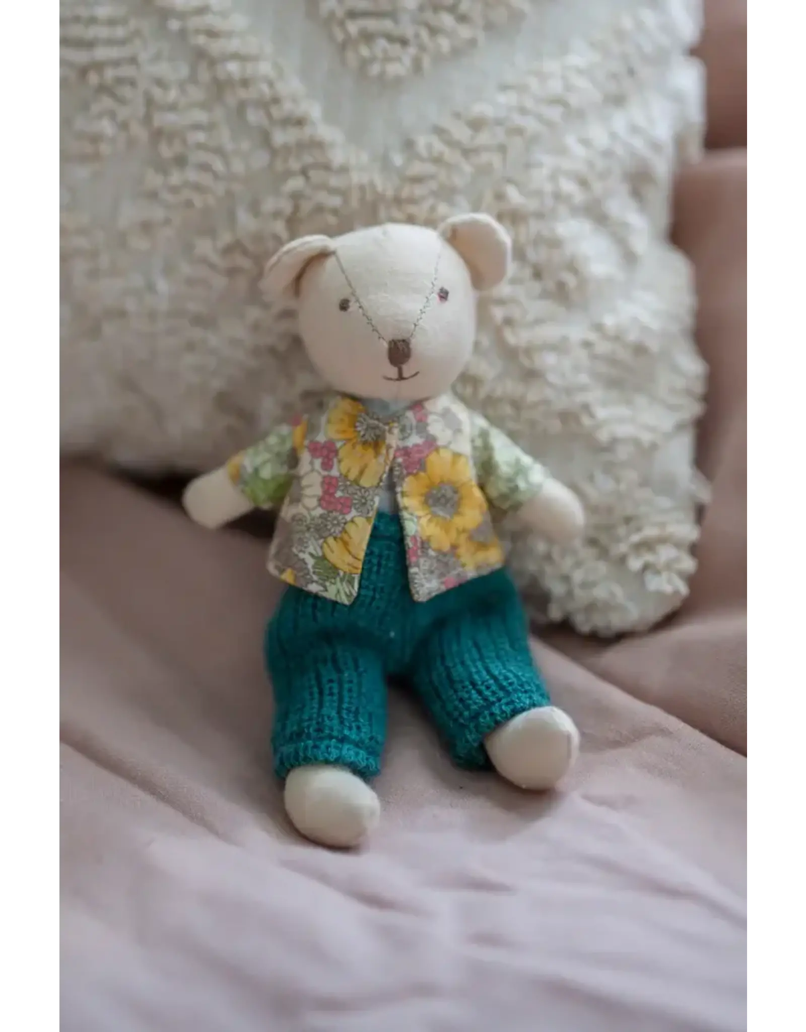Great Pretenders * Bobbie the Bear