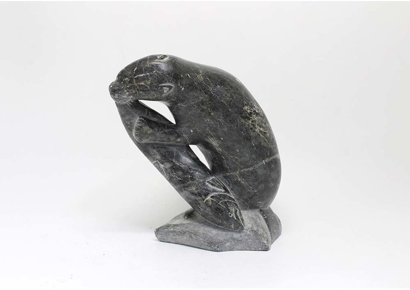 19171 Otter with fish artist unknown