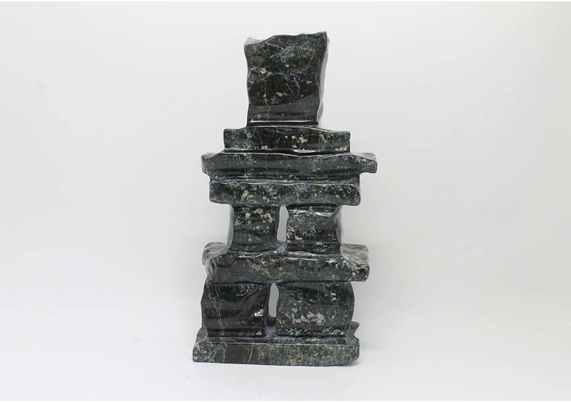 8087 Inuksuk by Arnaitok Ipeelie